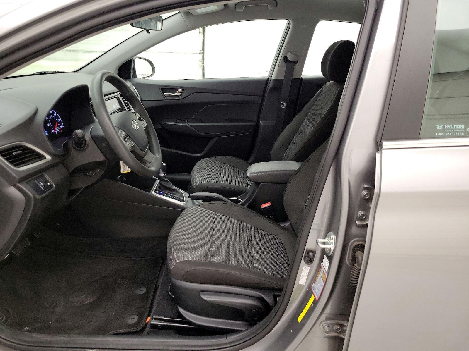 2022 Hyundai Accent SEL - Photo 12