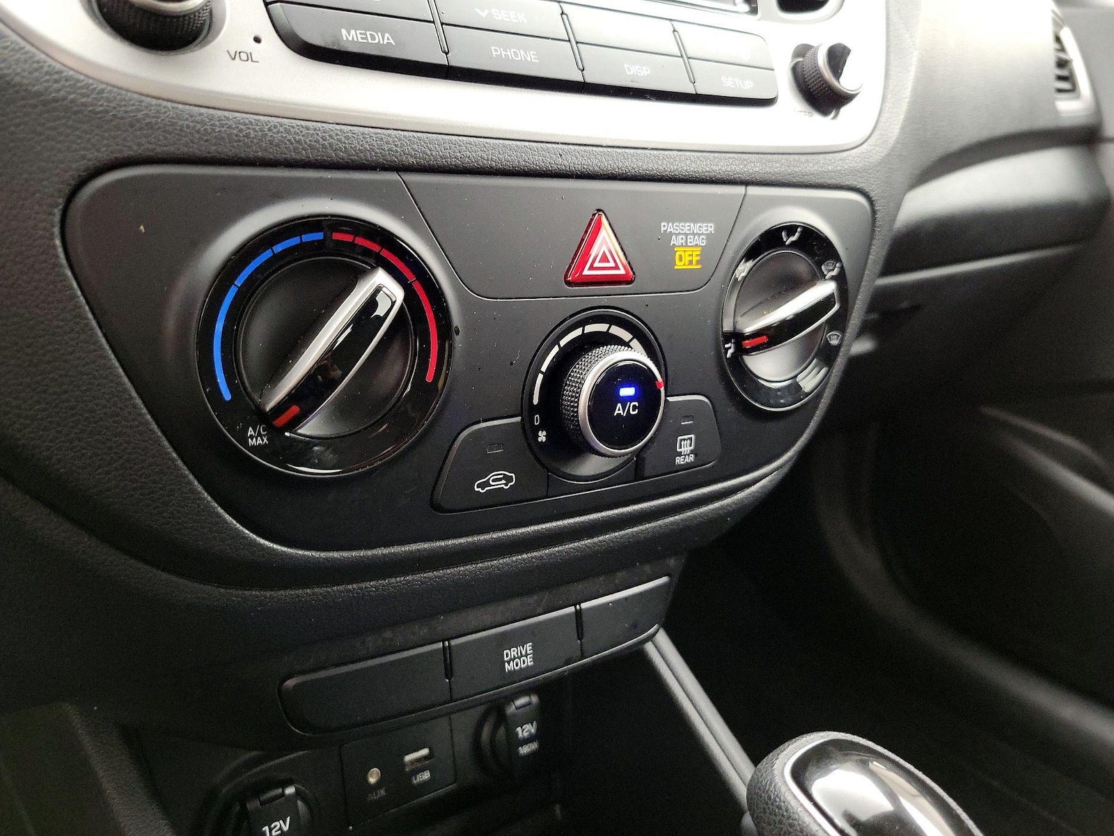 2022 Hyundai Accent SEL - Photo 17