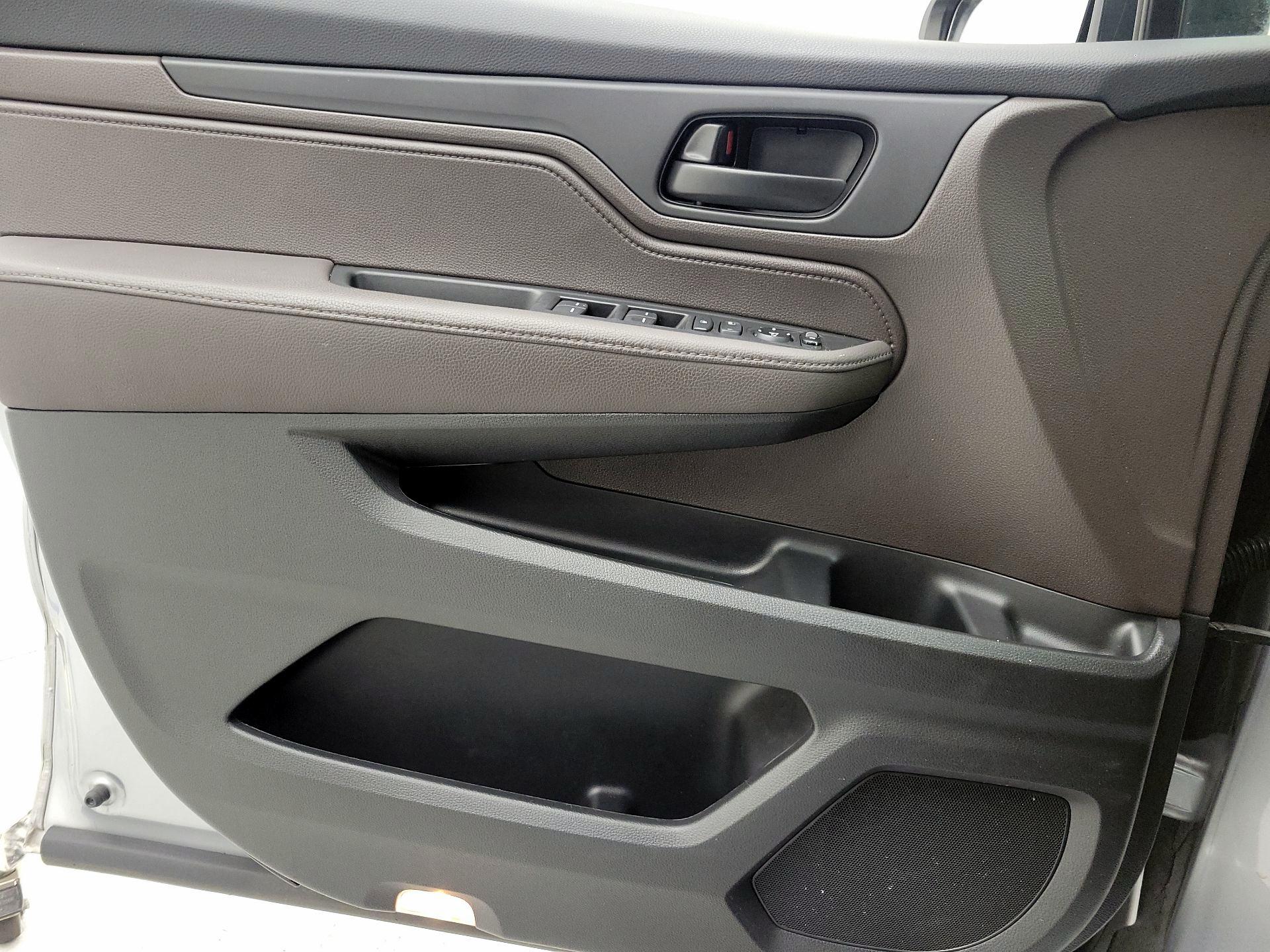 Thumbnail: 2019 Honda Odyssey - 12