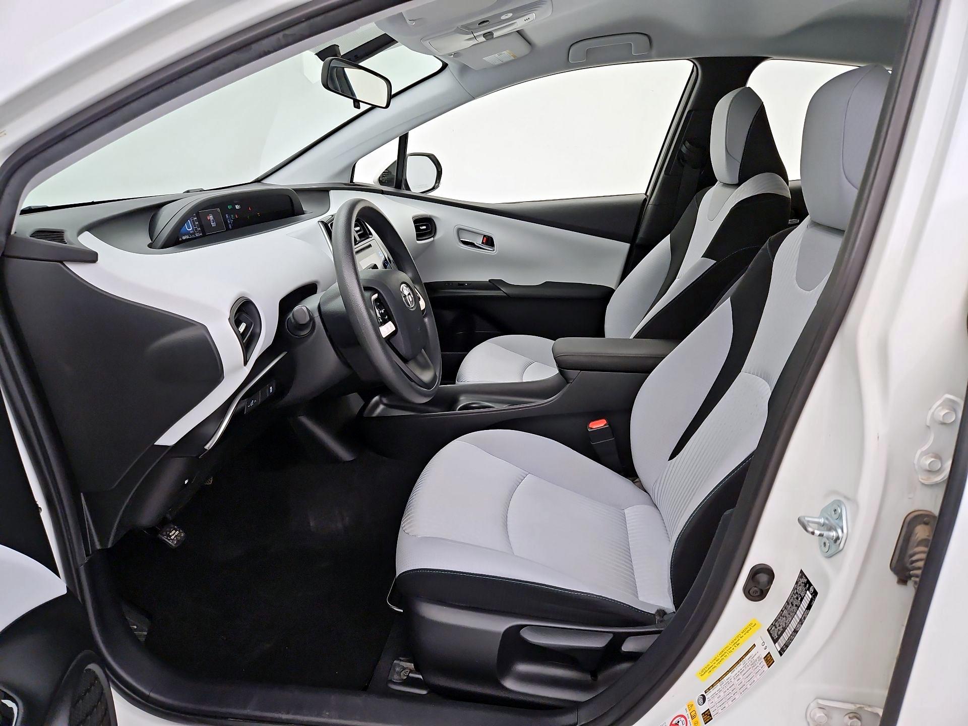 Thumbnail: 2016 Toyota Prius - 11