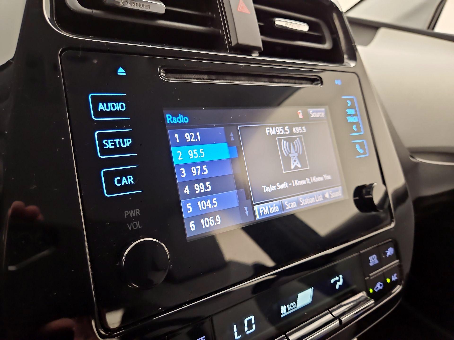 Thumbnail: 2016 Toyota Prius - 15