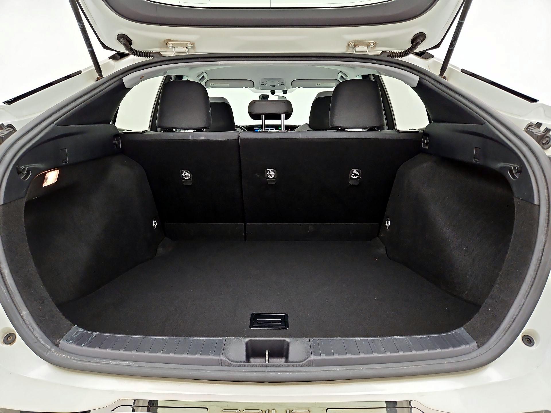 Thumbnail: 2016 Toyota Prius - 20