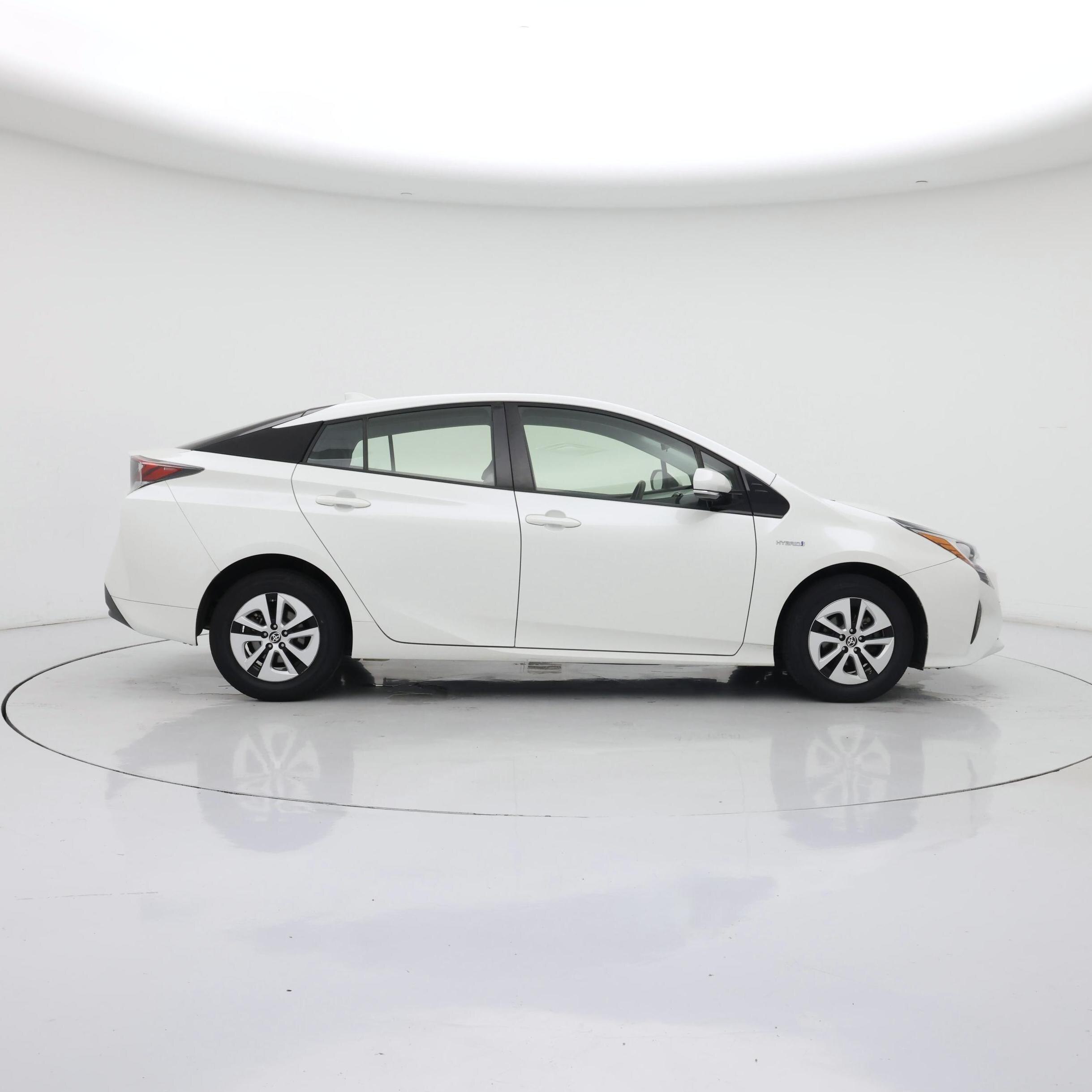 Thumbnail: 2016 Toyota Prius - 7