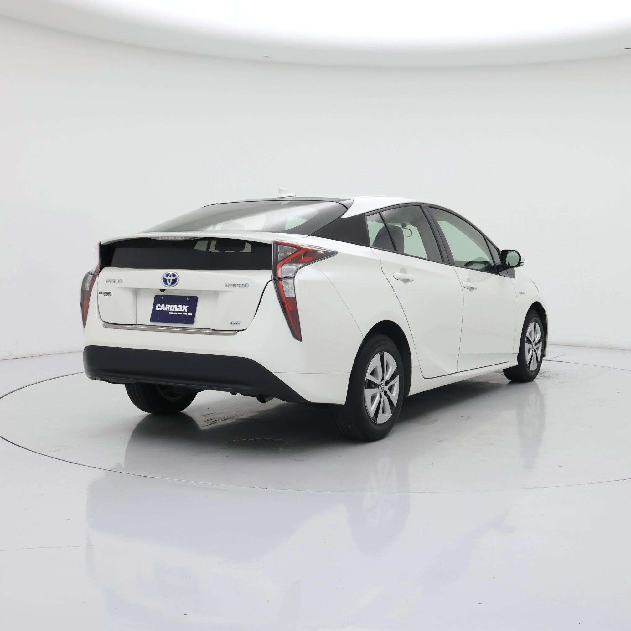 Thumbnail: 2016 Toyota Prius - 8