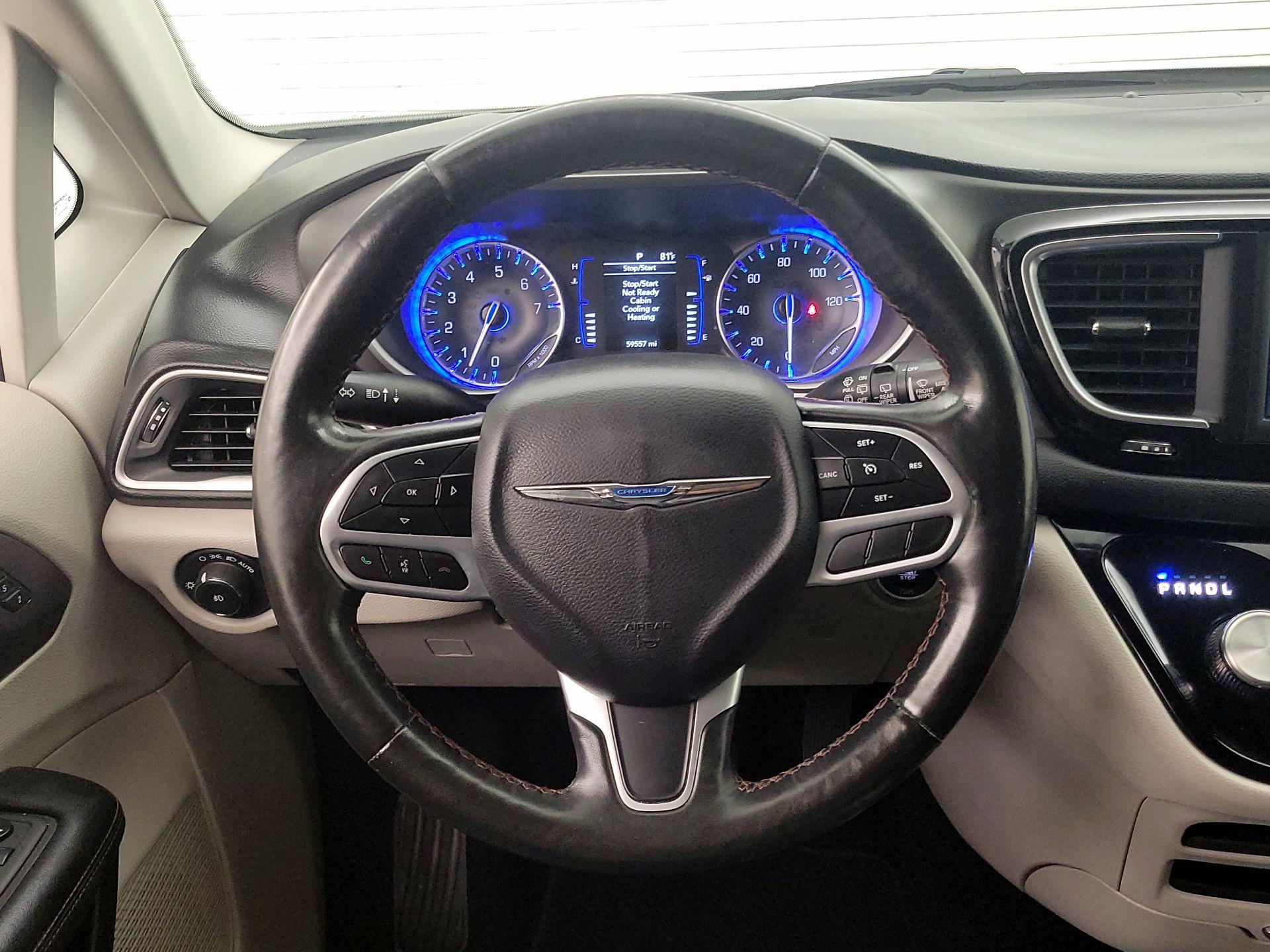 Thumbnail: 2020 Chrysler Pacifica - 10