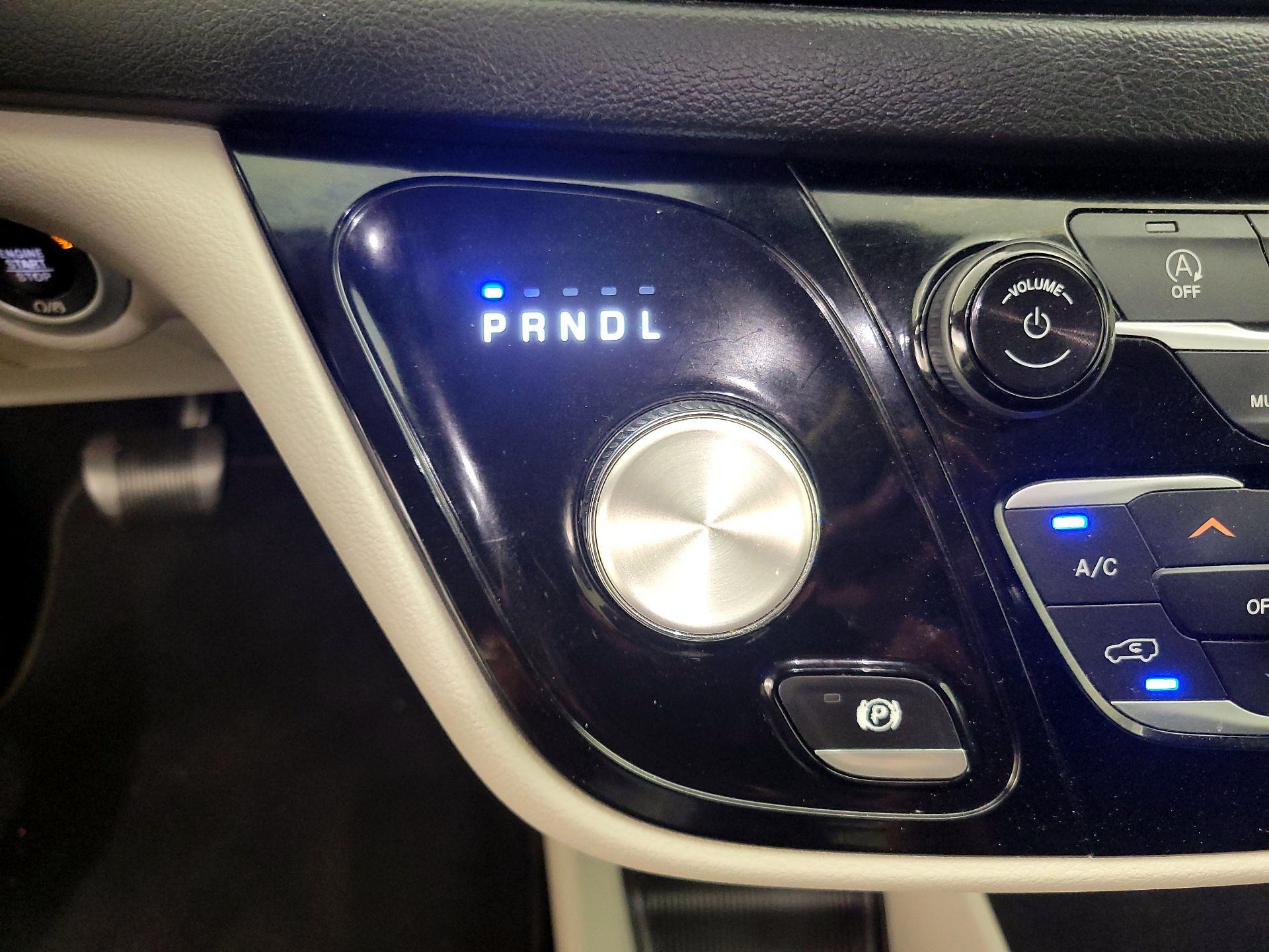 Thumbnail: 2020 Chrysler Pacifica - 17