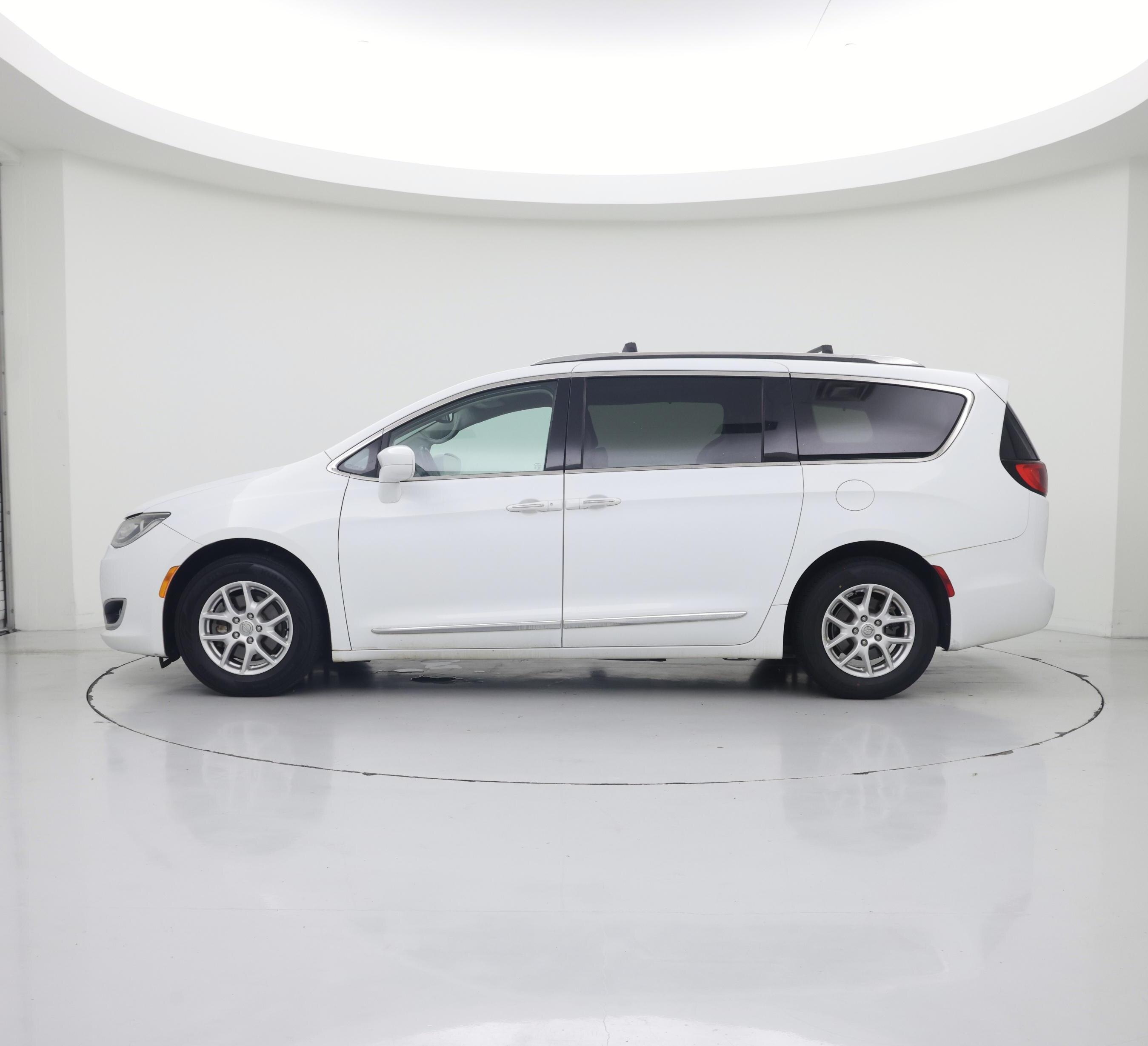 Thumbnail: 2020 Chrysler Pacifica - 3