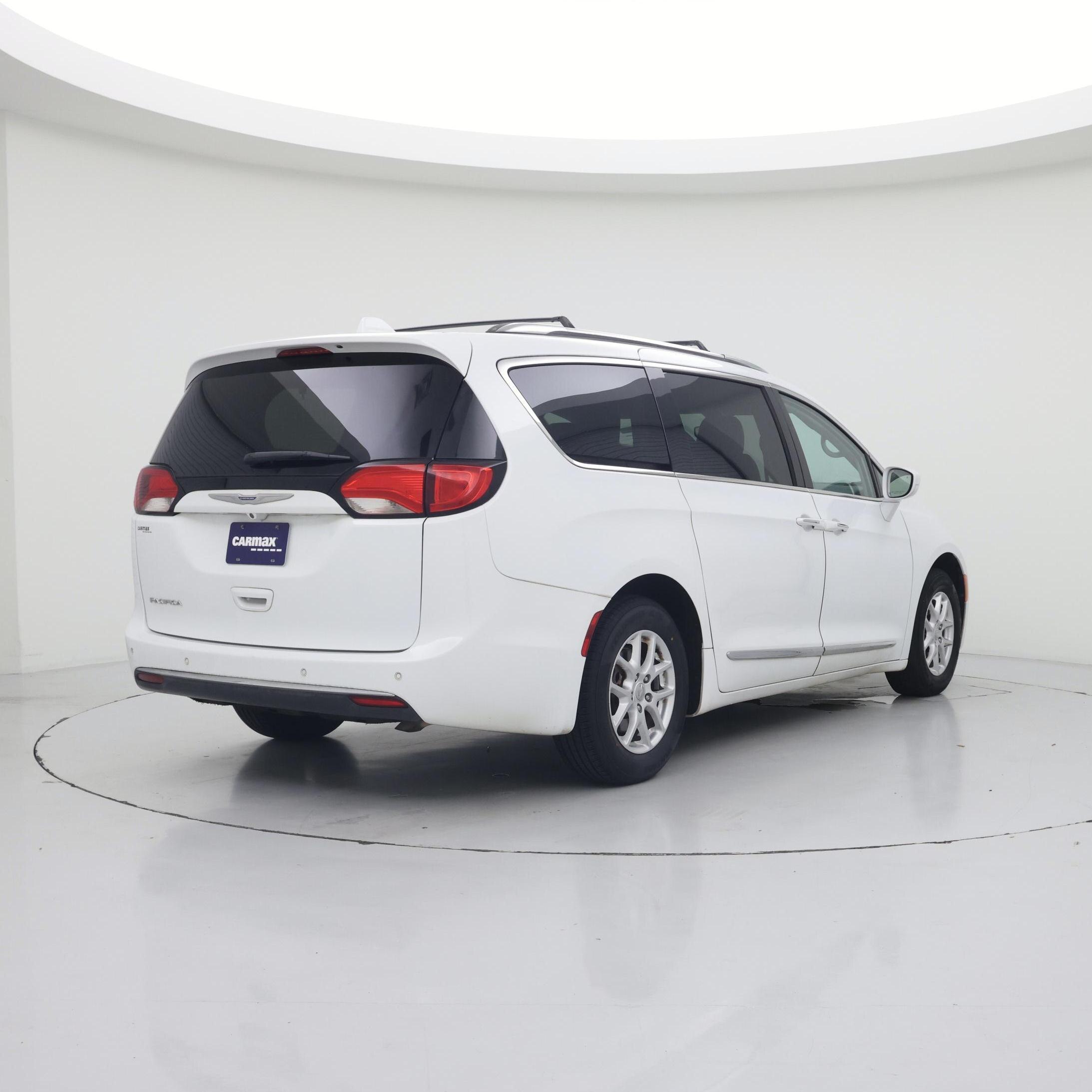 Thumbnail: 2020 Chrysler Pacifica - 8