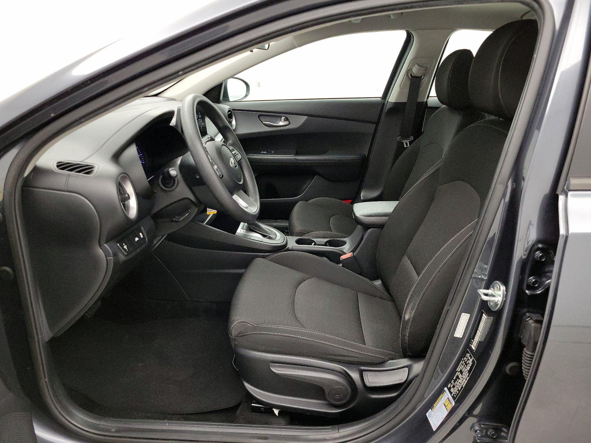 Thumbnail: 2021 Kia Forte - 11