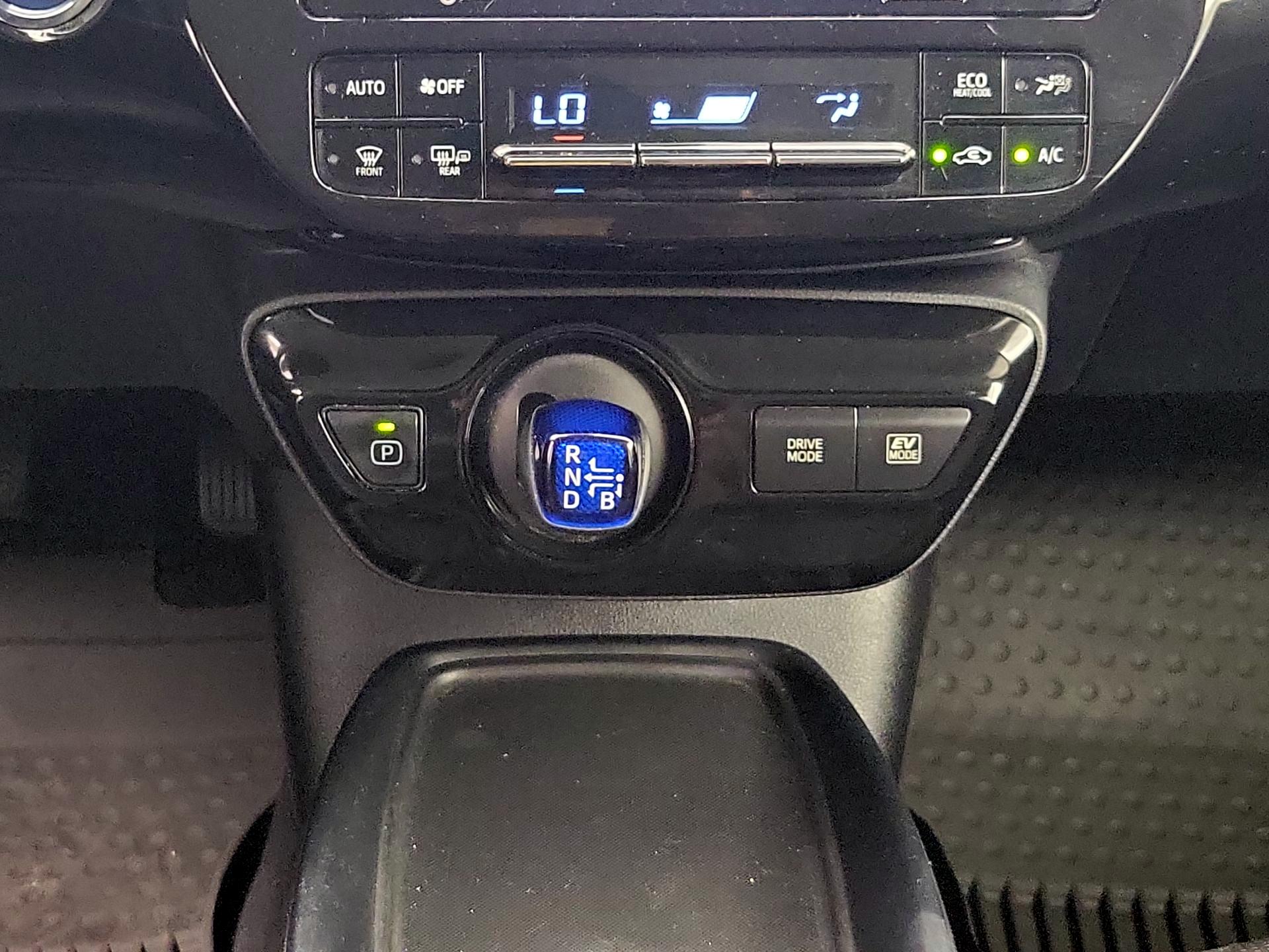 Thumbnail: 2022 Toyota Prius - 17