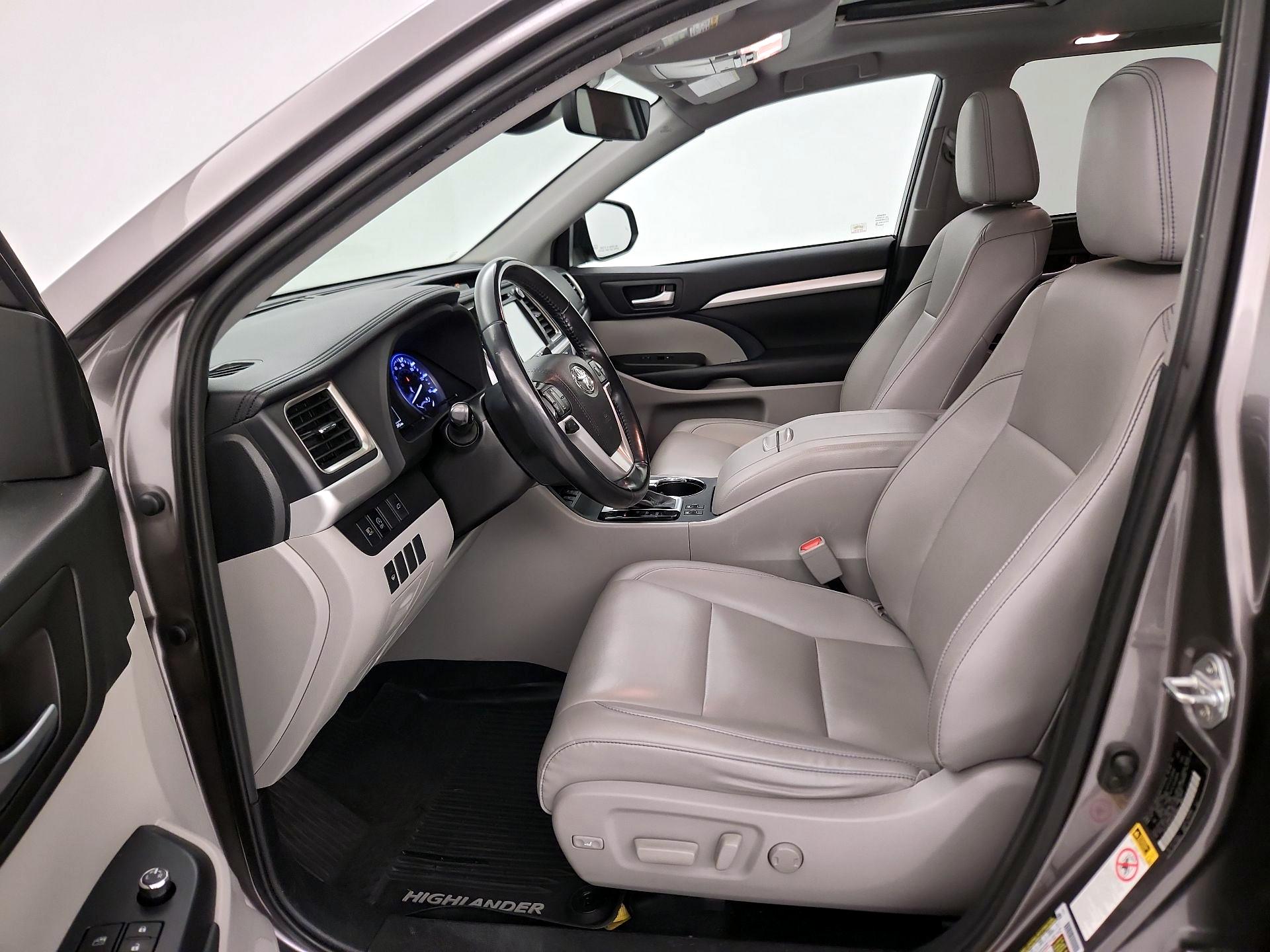 Thumbnail: 2019 Toyota Highlander - 11