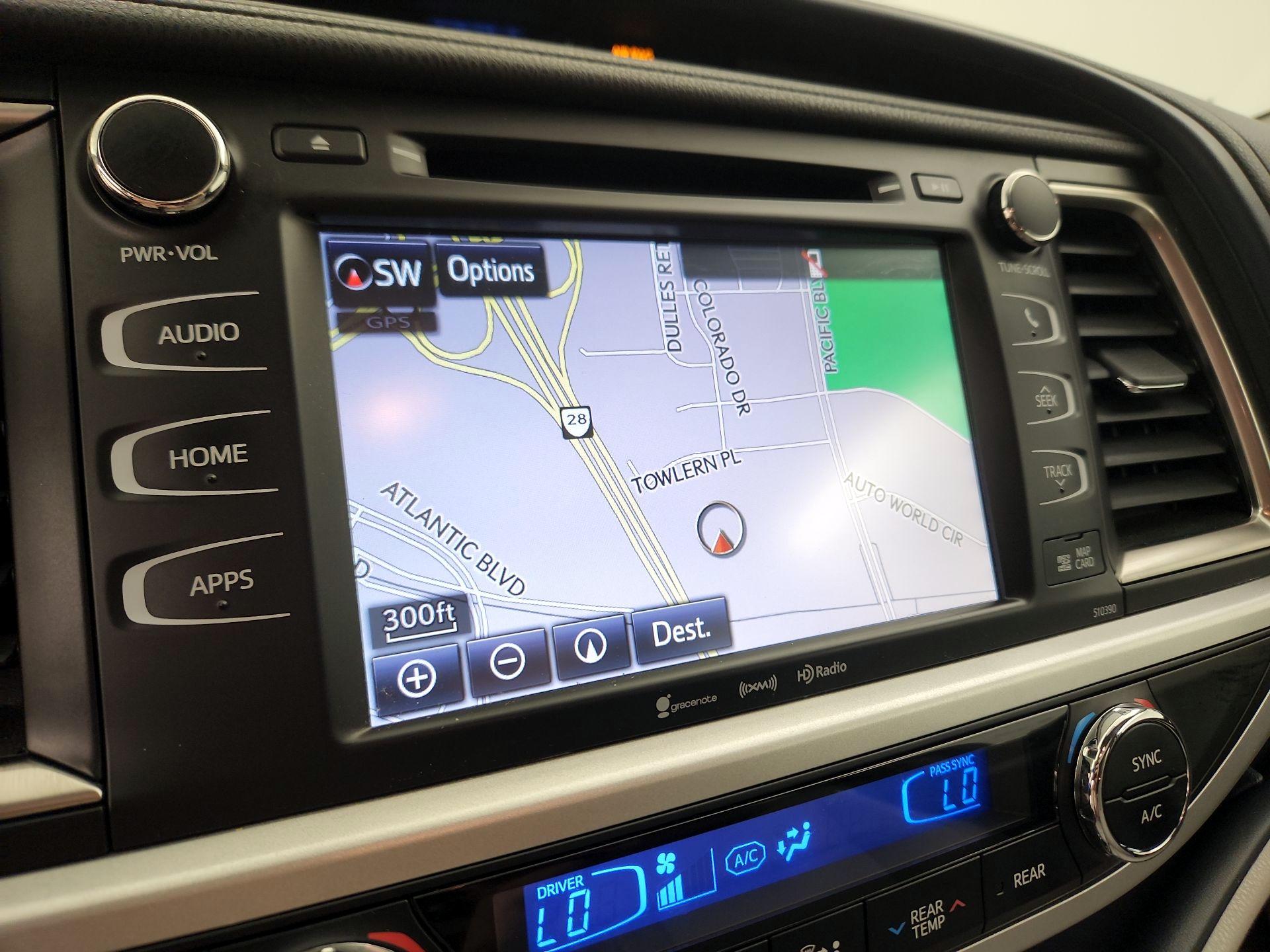 Thumbnail: 2019 Toyota Highlander - 14