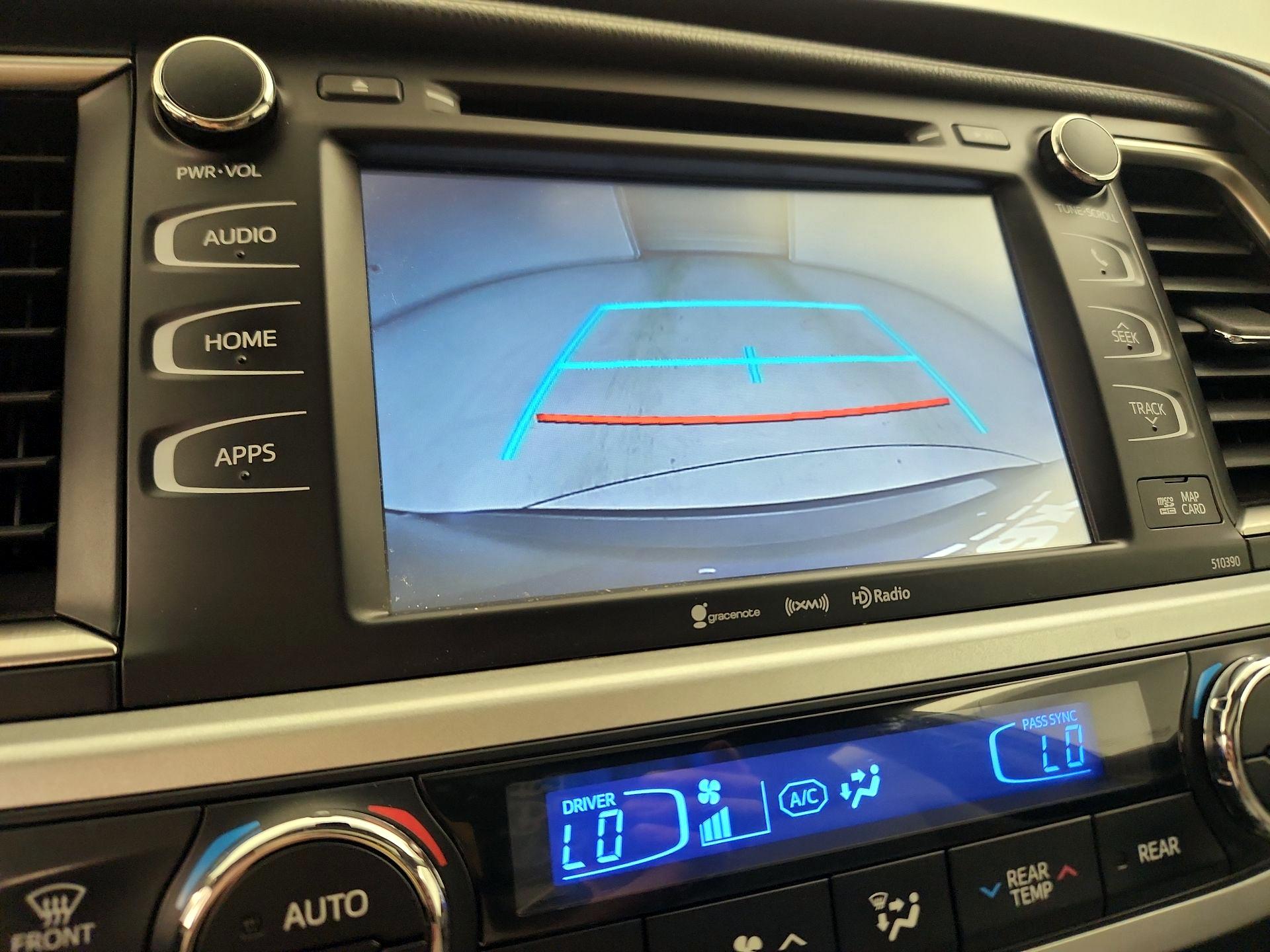 Thumbnail: 2019 Toyota Highlander - 15