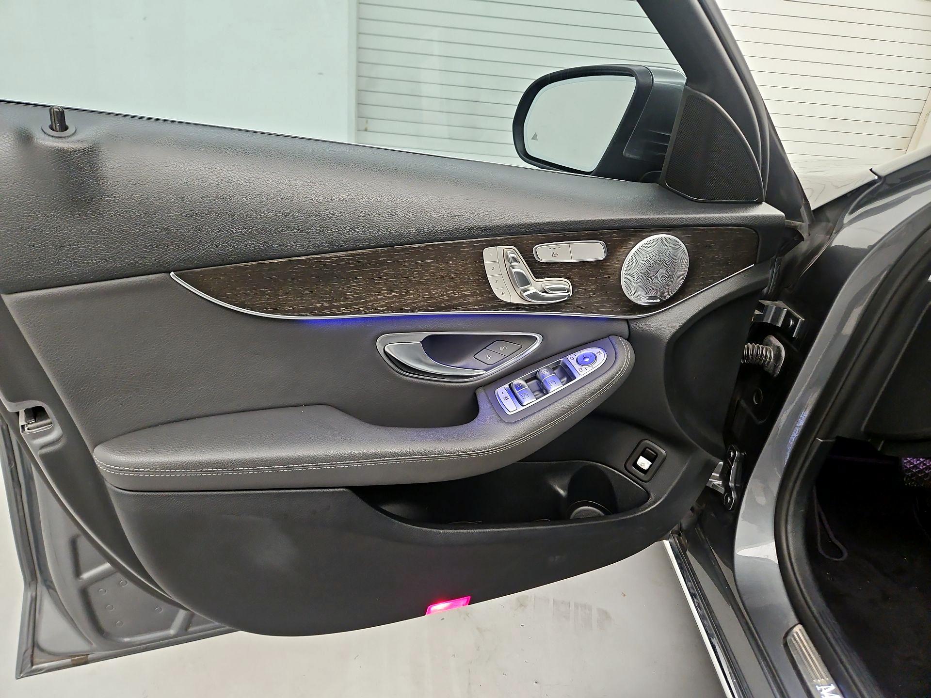 Thumbnail: 2020 Mercedes-Benz C-Class - 10