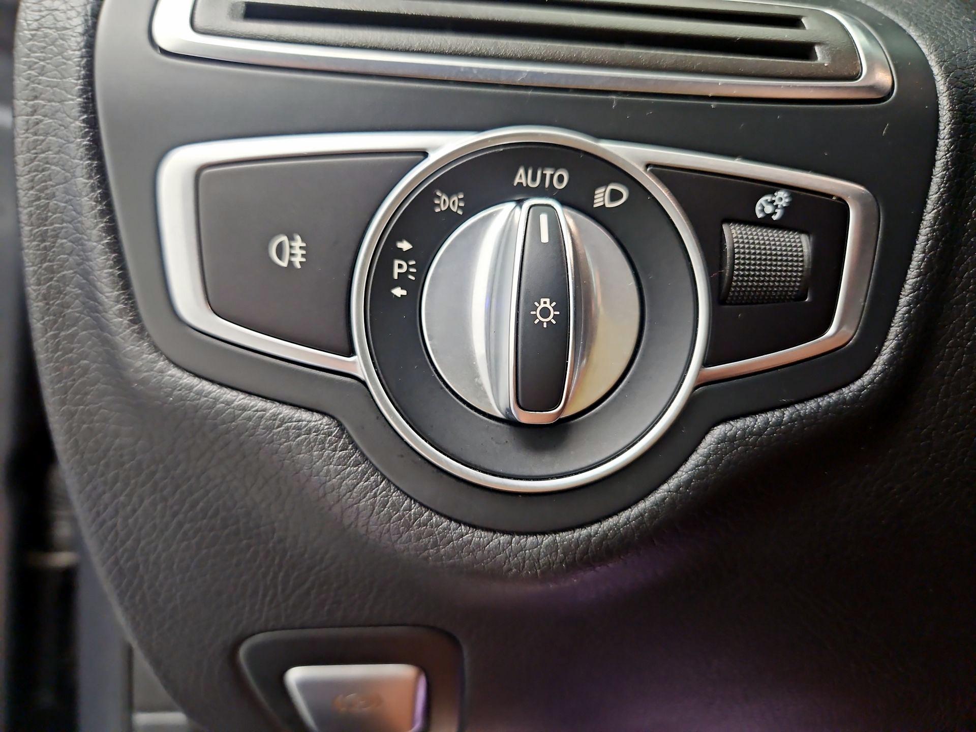 Thumbnail: 2020 Mercedes-Benz C-Class - 11