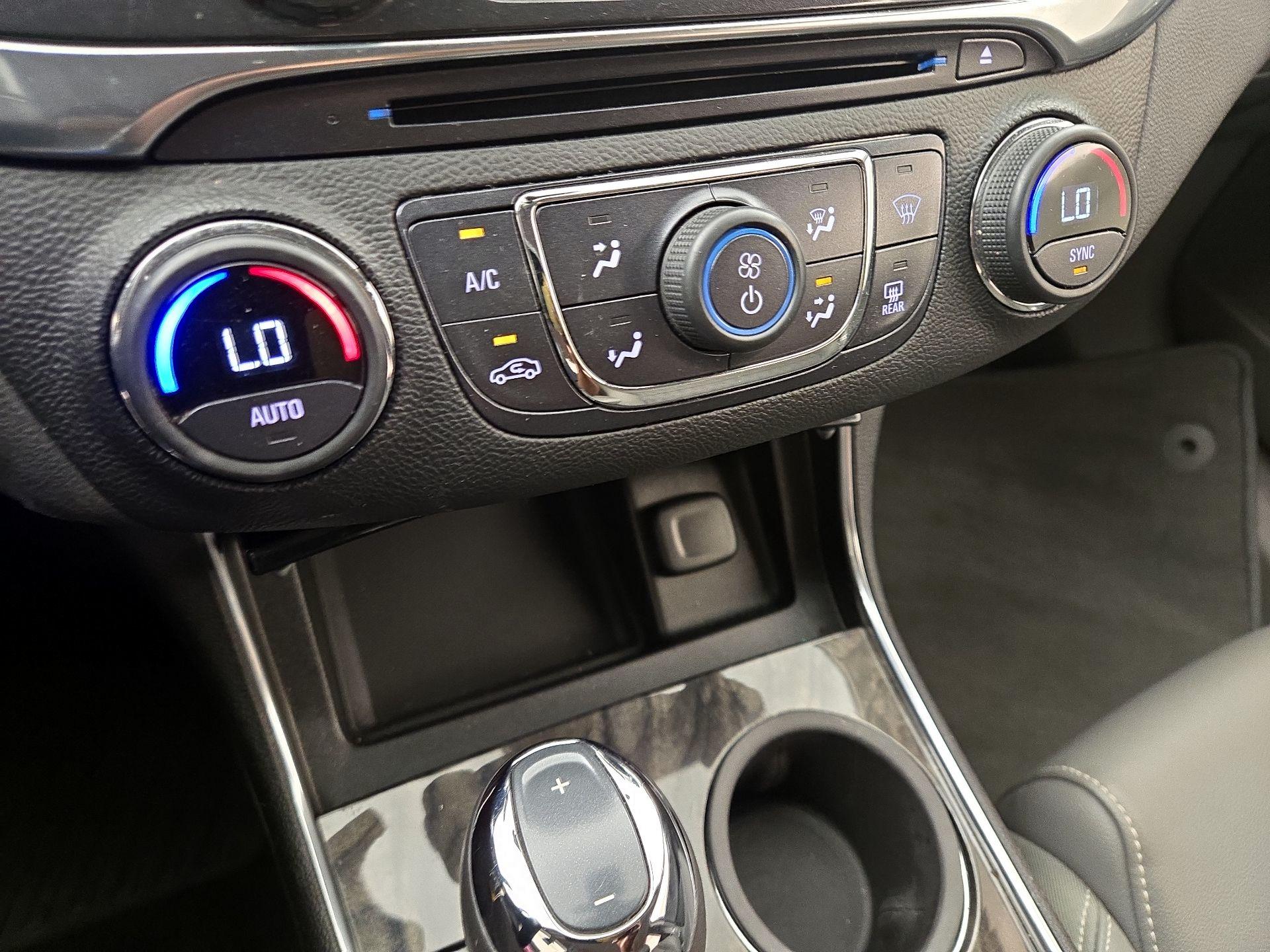 Thumbnail: 2015 Chevrolet Impala - 16