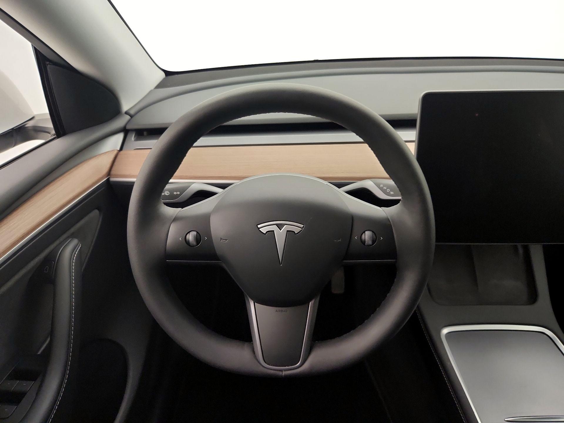 Thumbnail: 2023 Tesla Model Y - 10