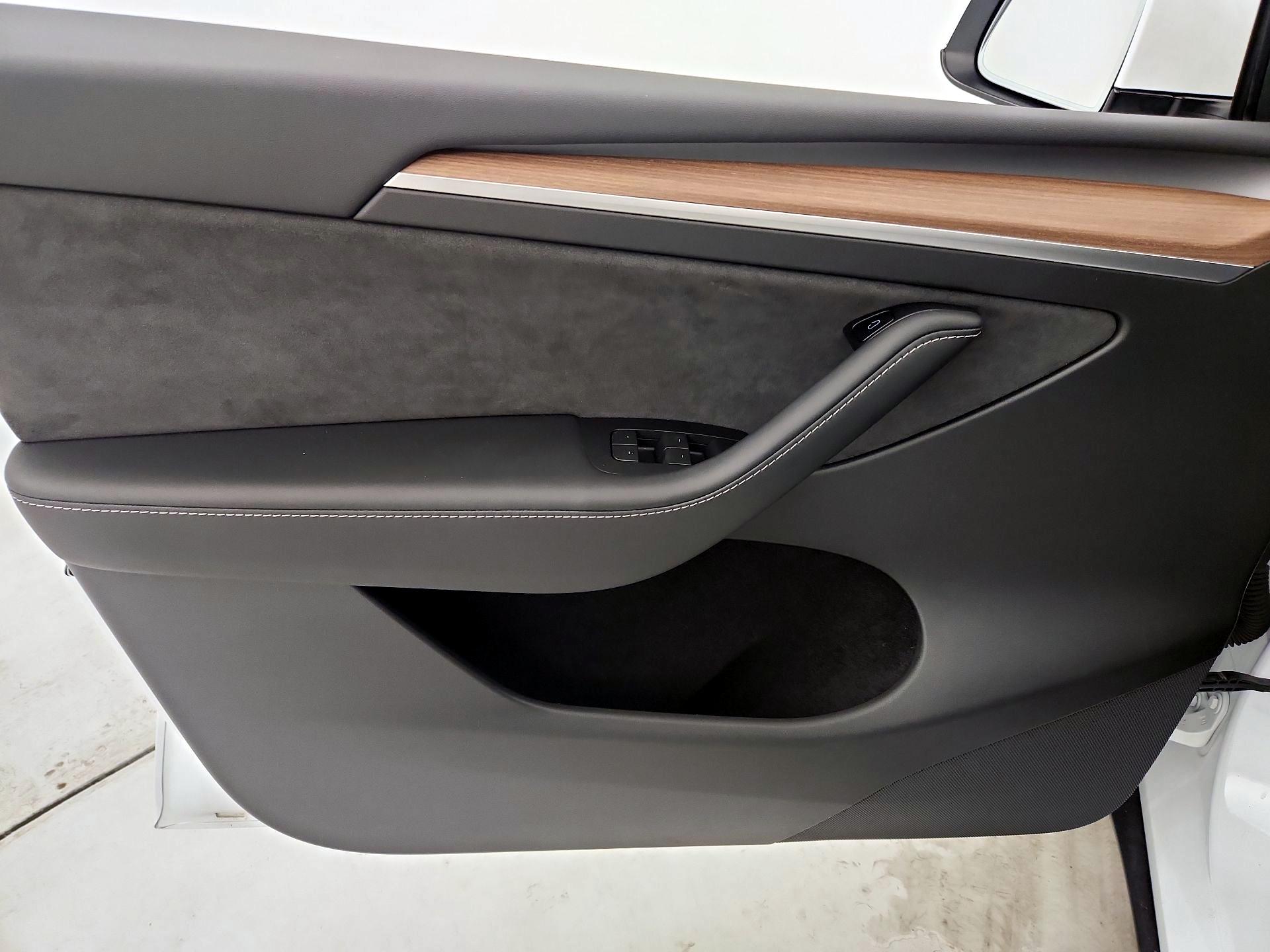 Thumbnail: 2023 Tesla Model Y - 12