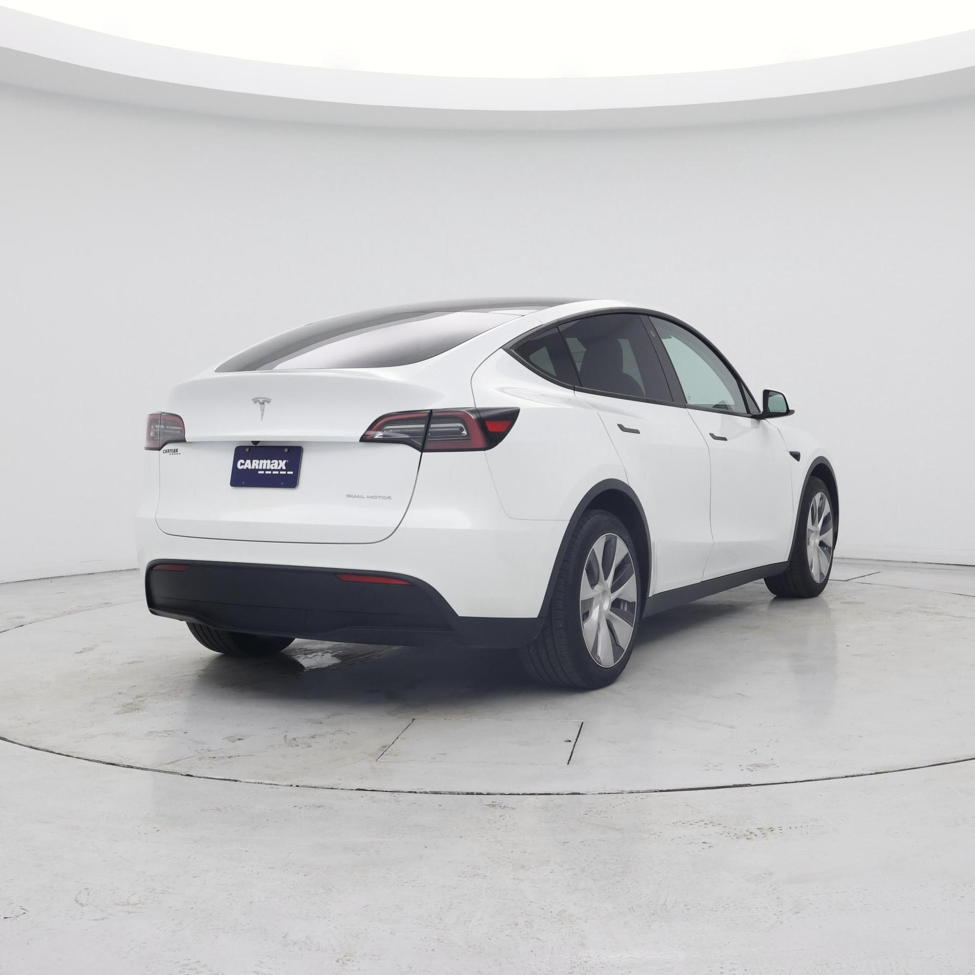 Thumbnail: 2023 Tesla Model Y - 8