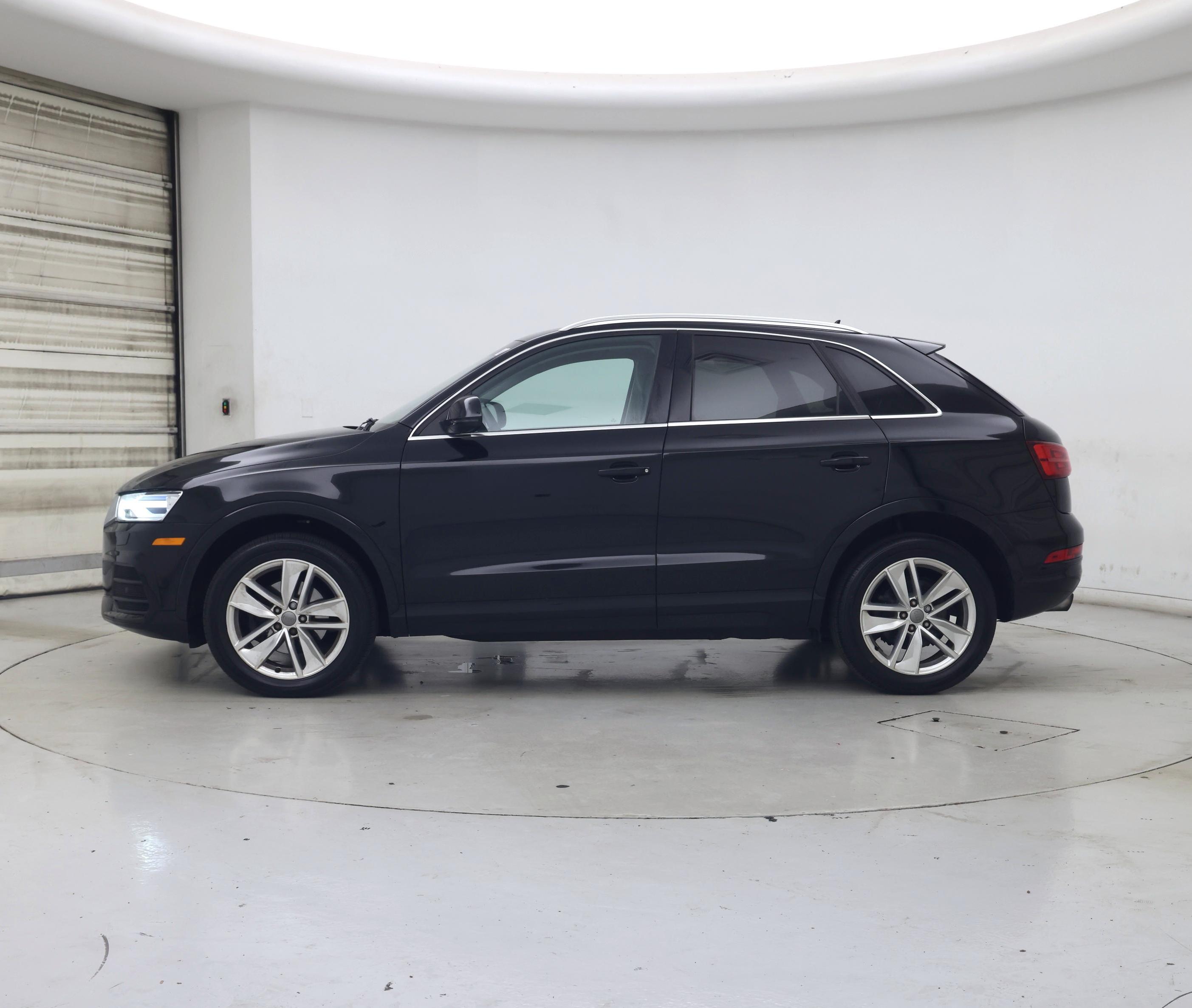 Thumbnail: 2016 Audi Q3 - 3