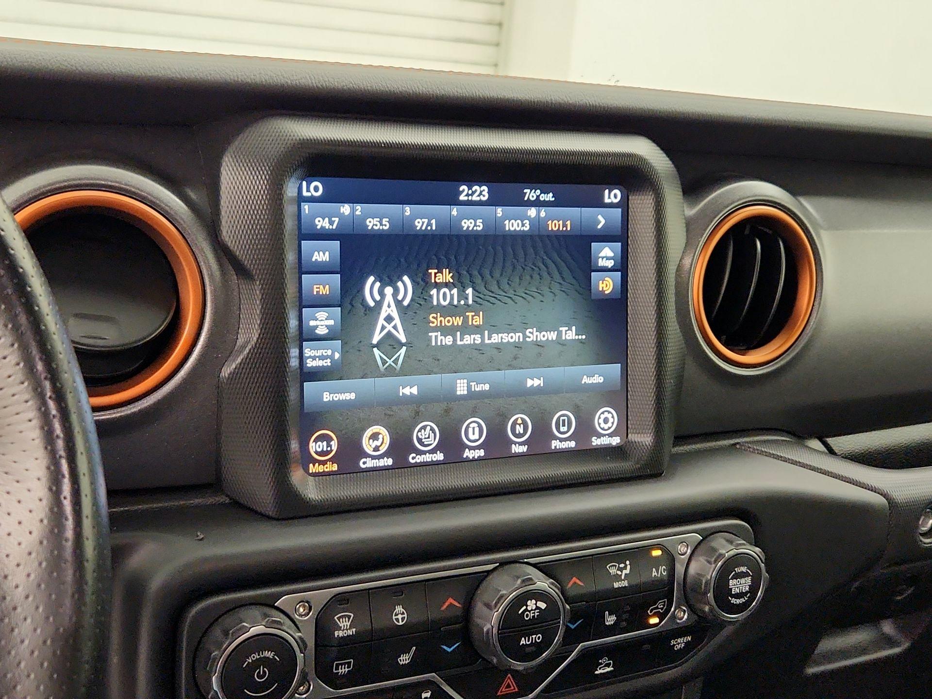 Thumbnail: 2022 Jeep Gladiator - 16