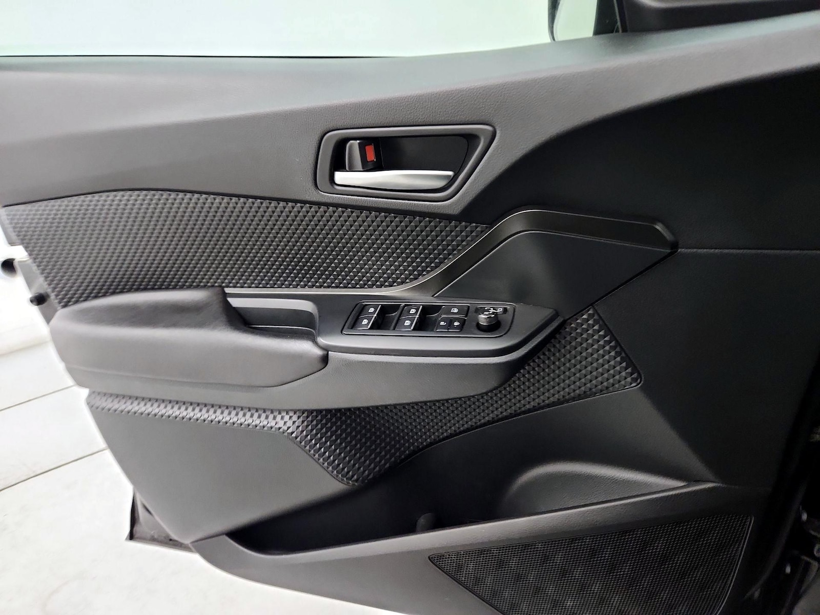 2018 Toyota C-HR XLE Premium - Photo 13