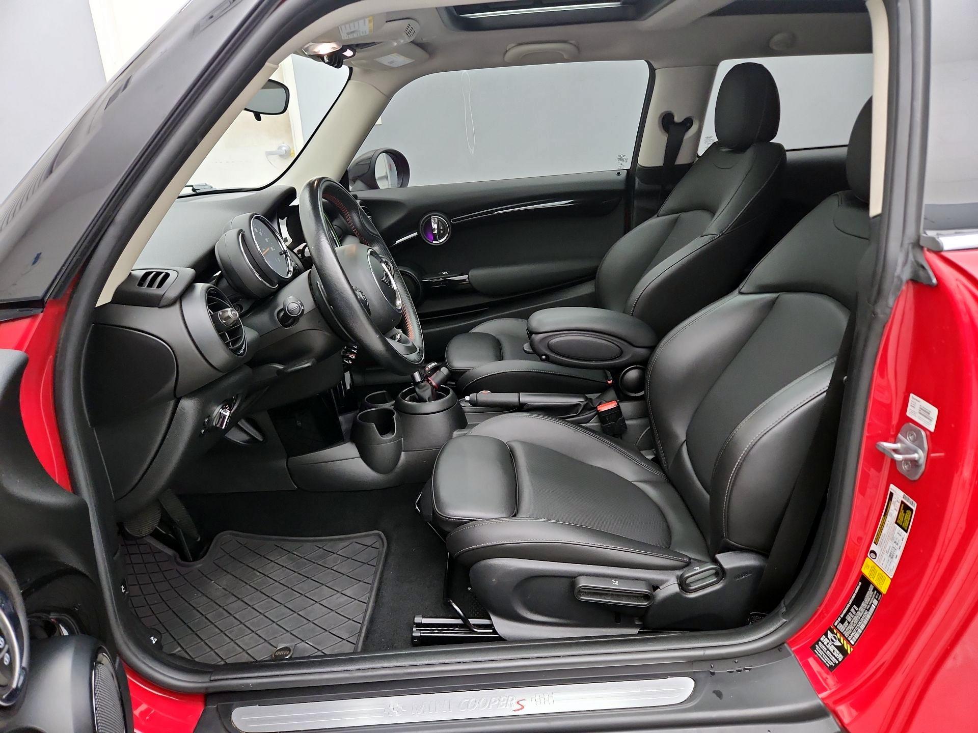 Thumbnail: 2019 MINI Cooper Hardtop - 11