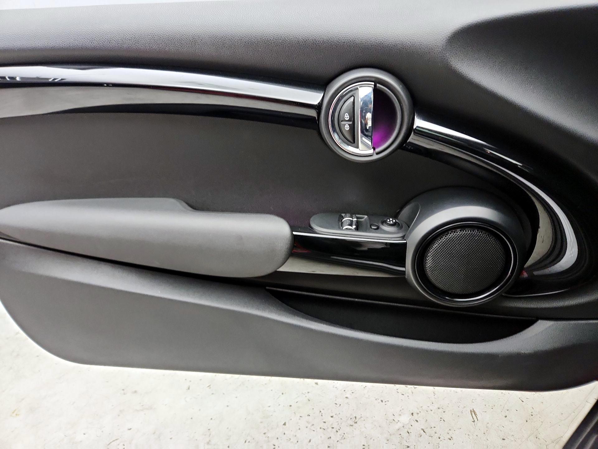 Thumbnail: 2019 MINI Cooper Hardtop - 12