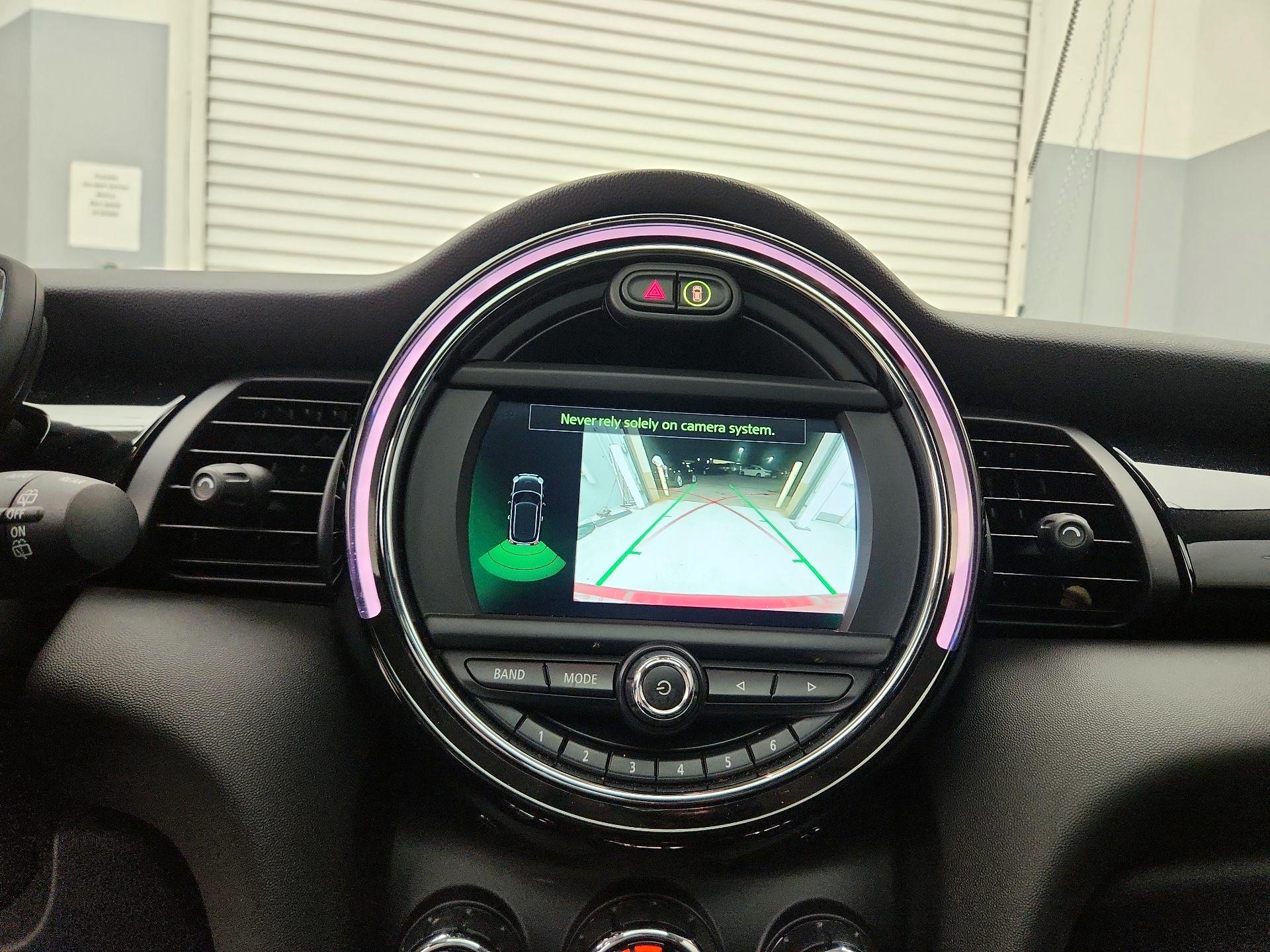 Thumbnail: 2019 MINI Cooper Hardtop - 14