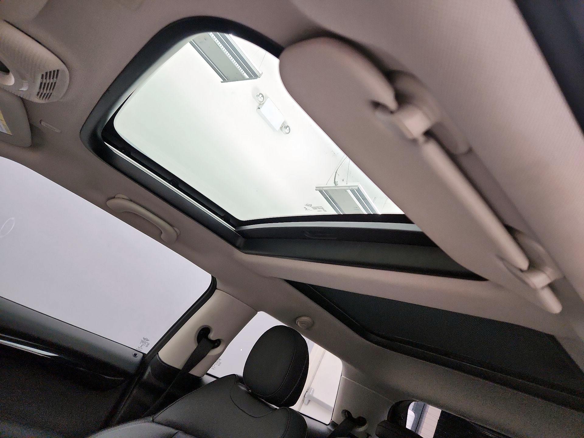 Thumbnail: 2019 MINI Cooper Hardtop - 19