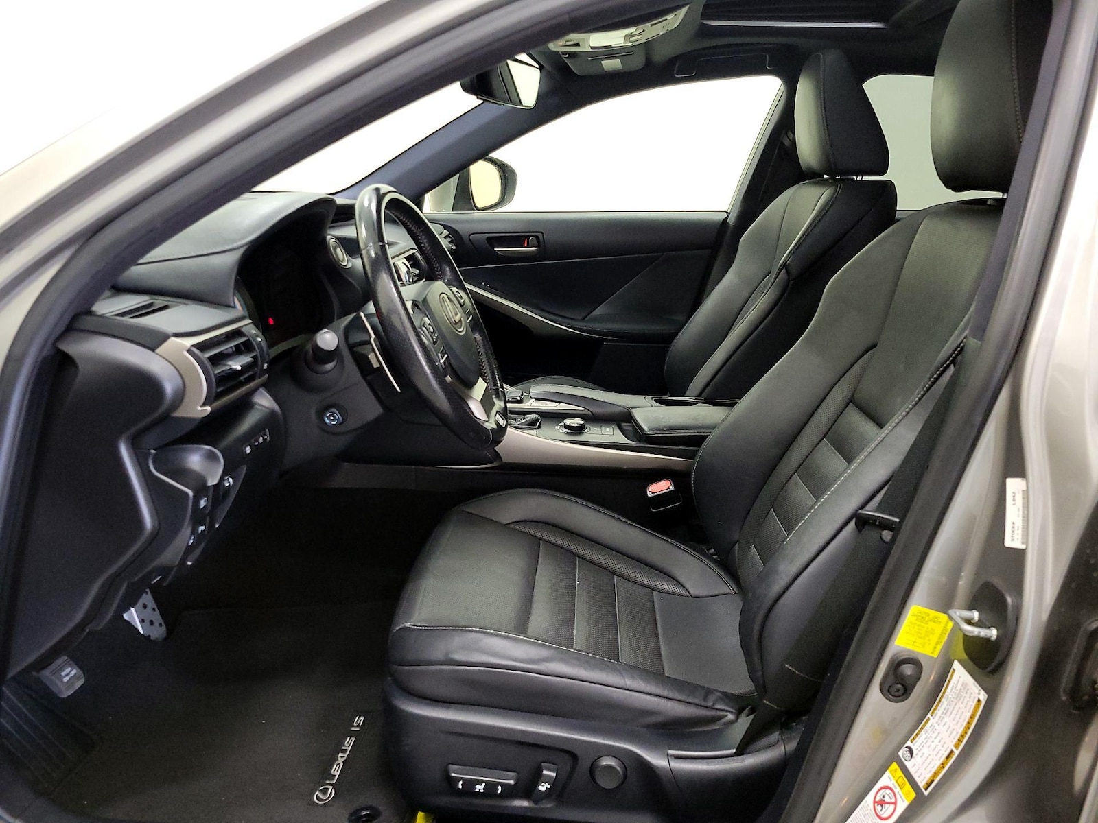 2018 Lexus IS 300 - Photo 12