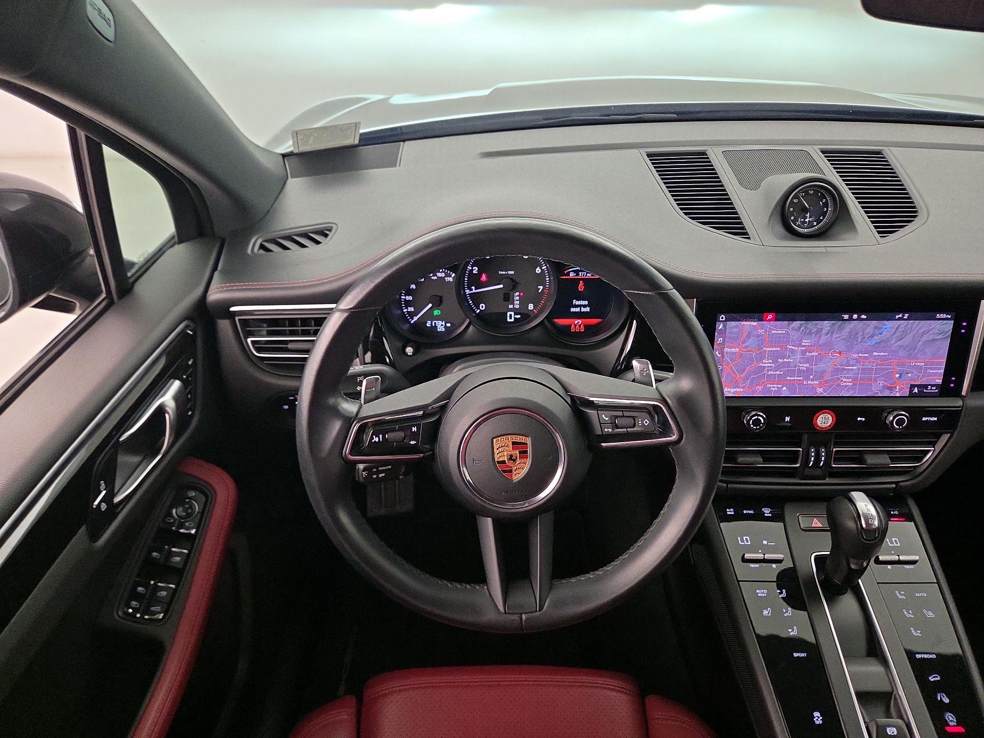Thumbnail: 2022 Porsche Macan - 10