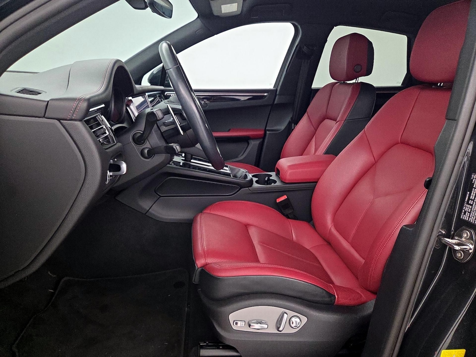 2022 Porsche Macan Base - Photo 12