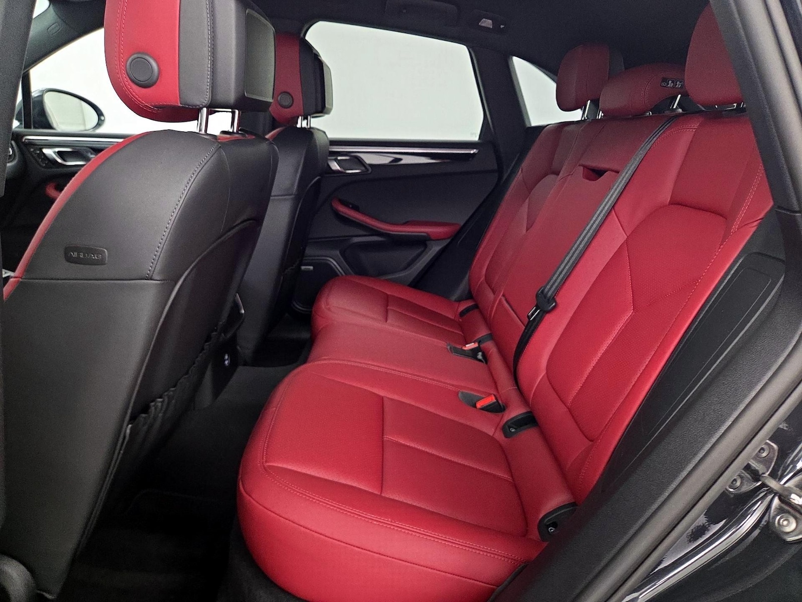 2022 Porsche Macan Base - Photo 21