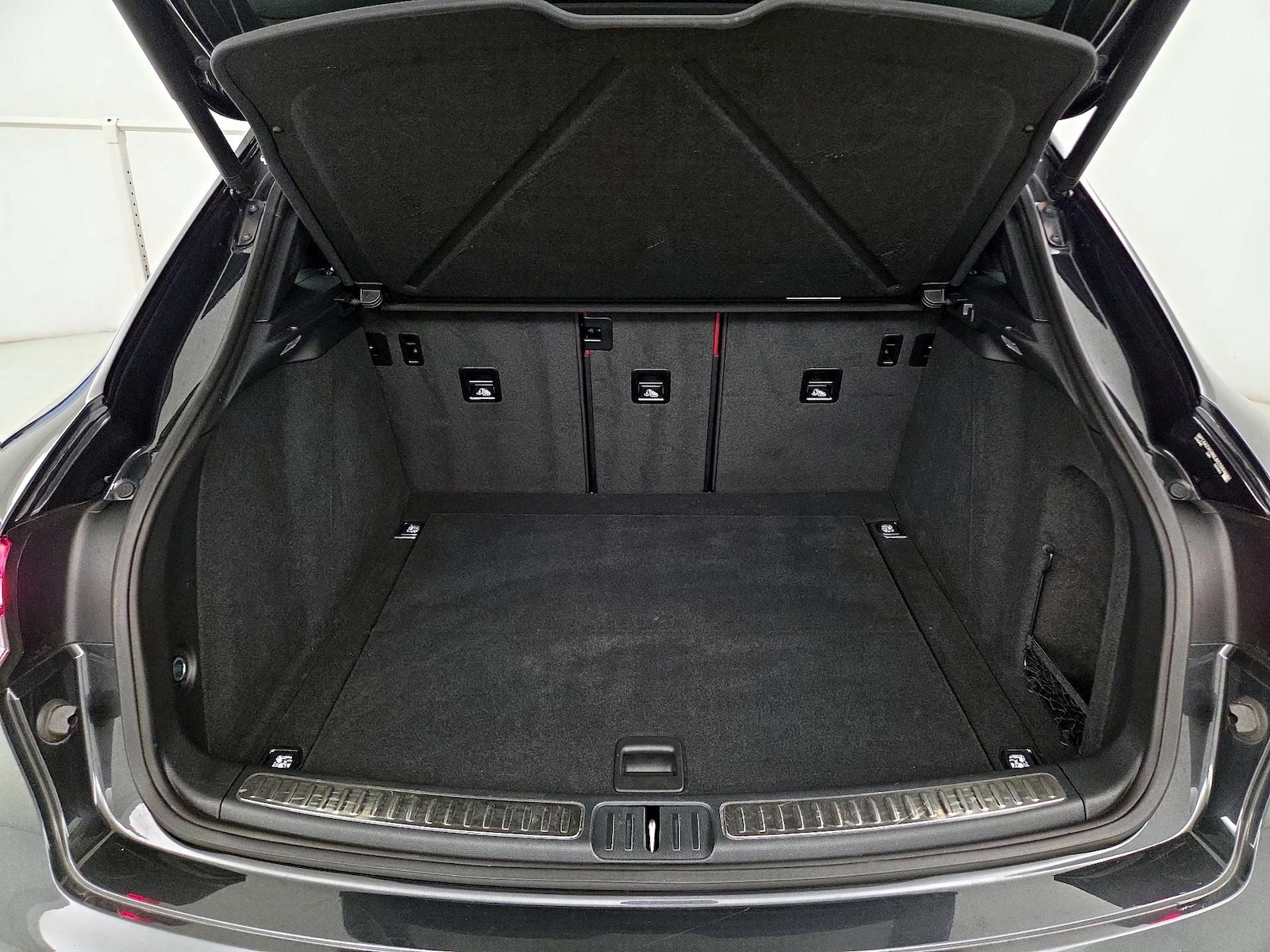 2022 Porsche Macan Base - Photo 22