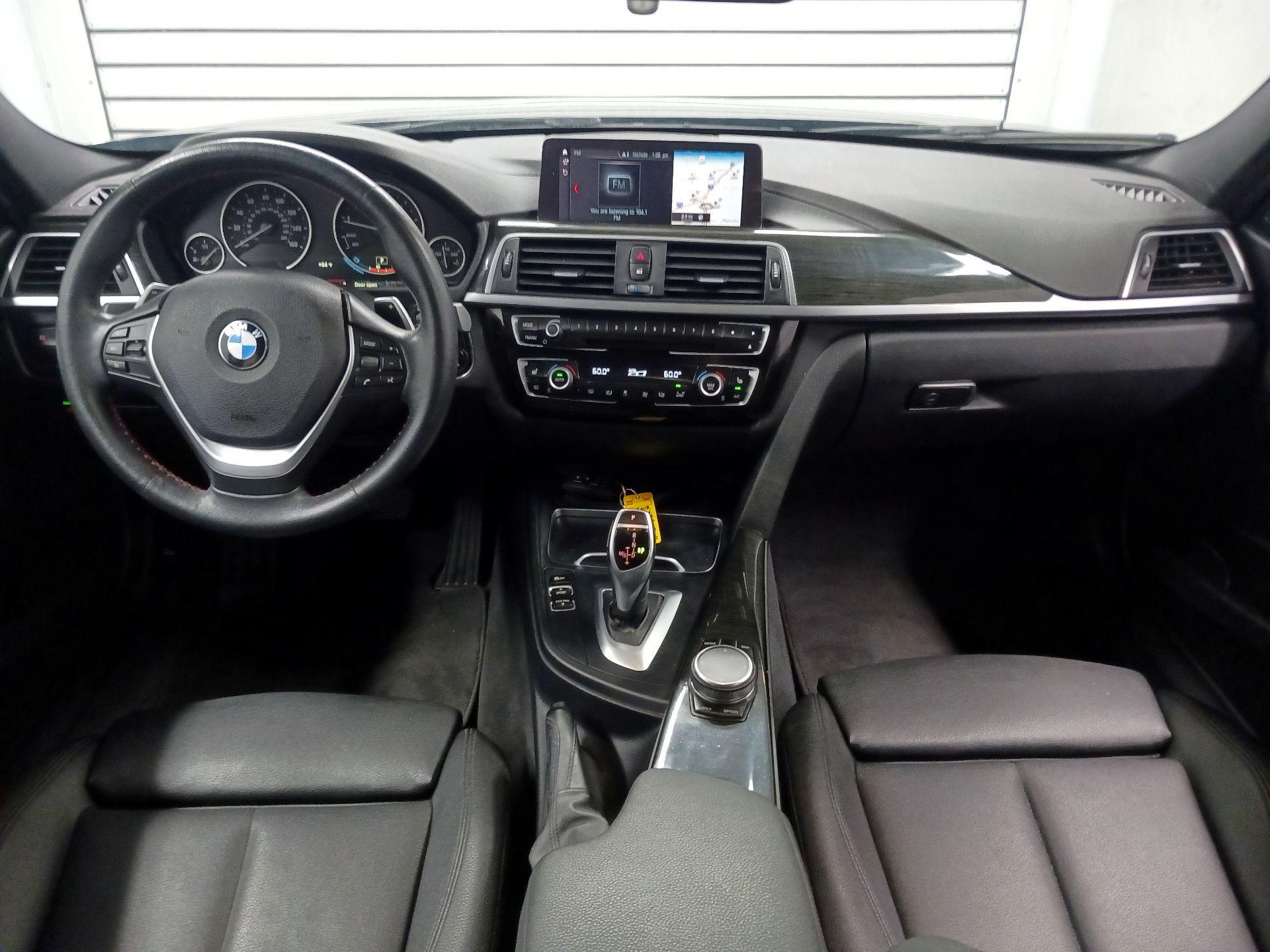 Thumbnail: 2018 BMW 3 Series - 9