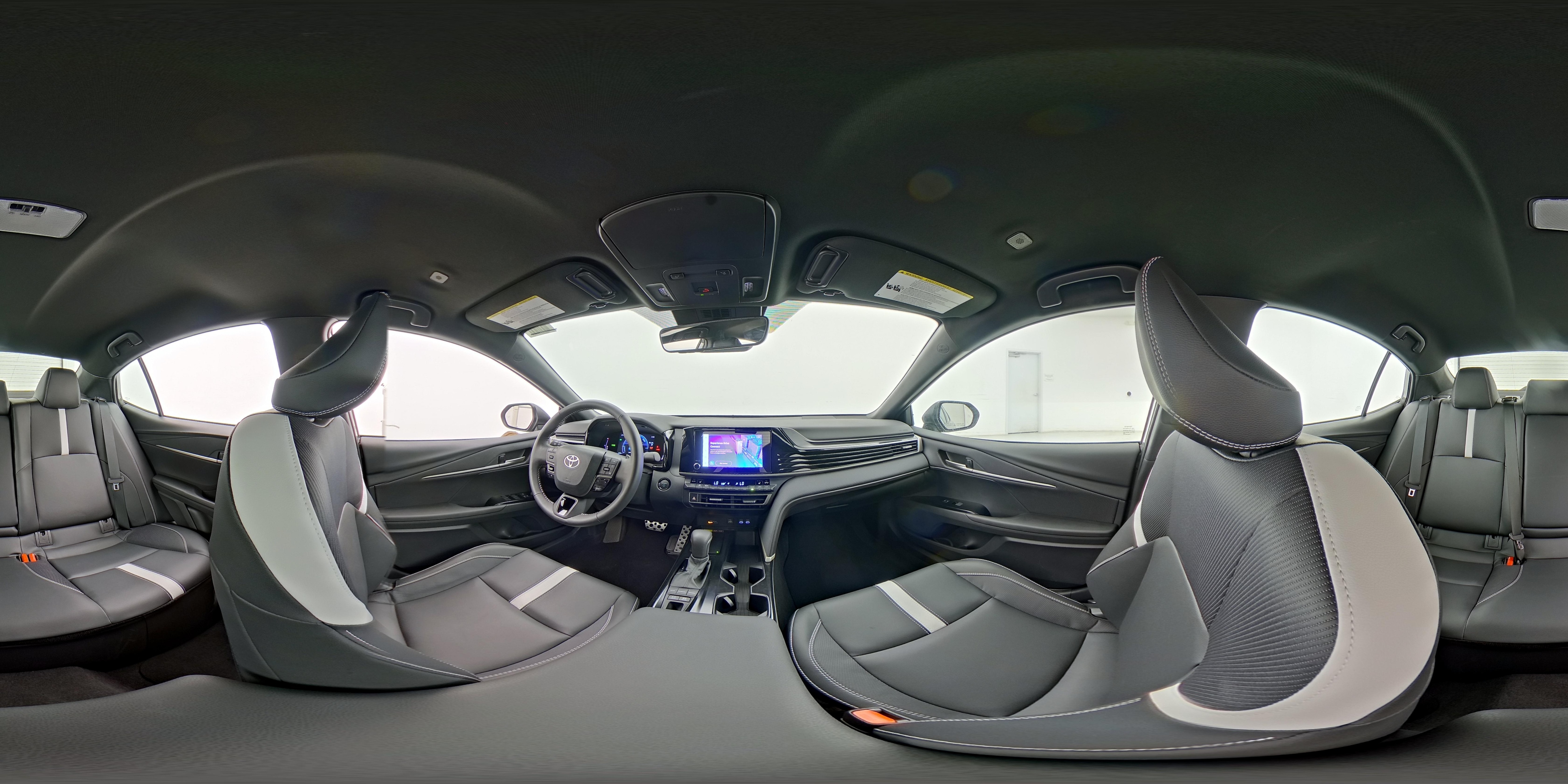 2026 Toyota Camry SE - Photo 25