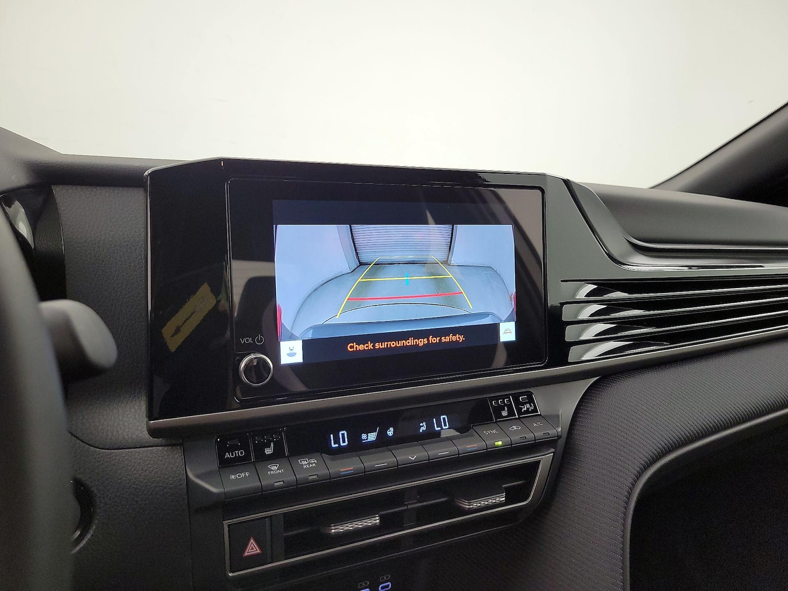 2026 Toyota Camry SE - Photo 16