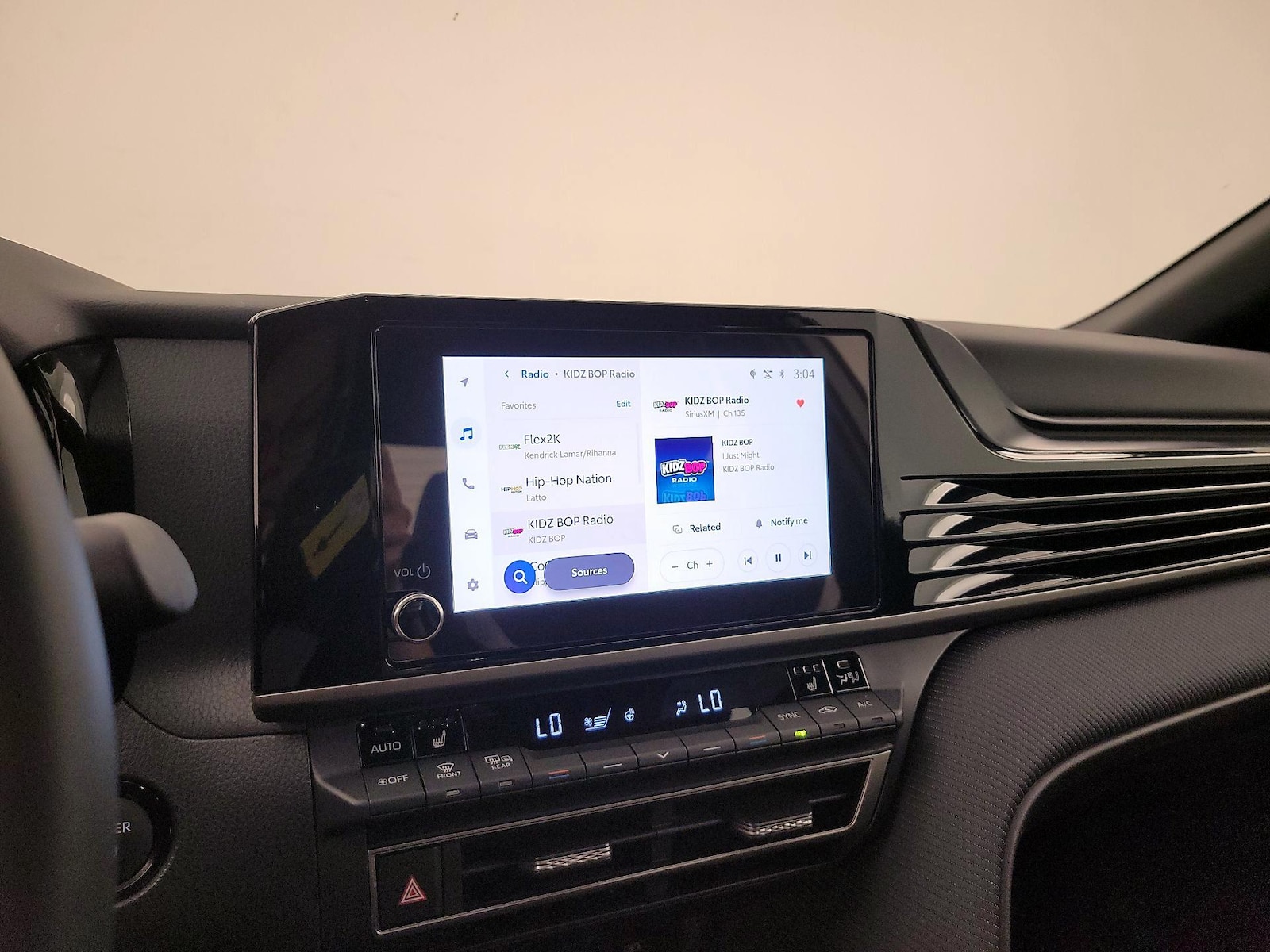 2026 Toyota Camry SE - Photo 17