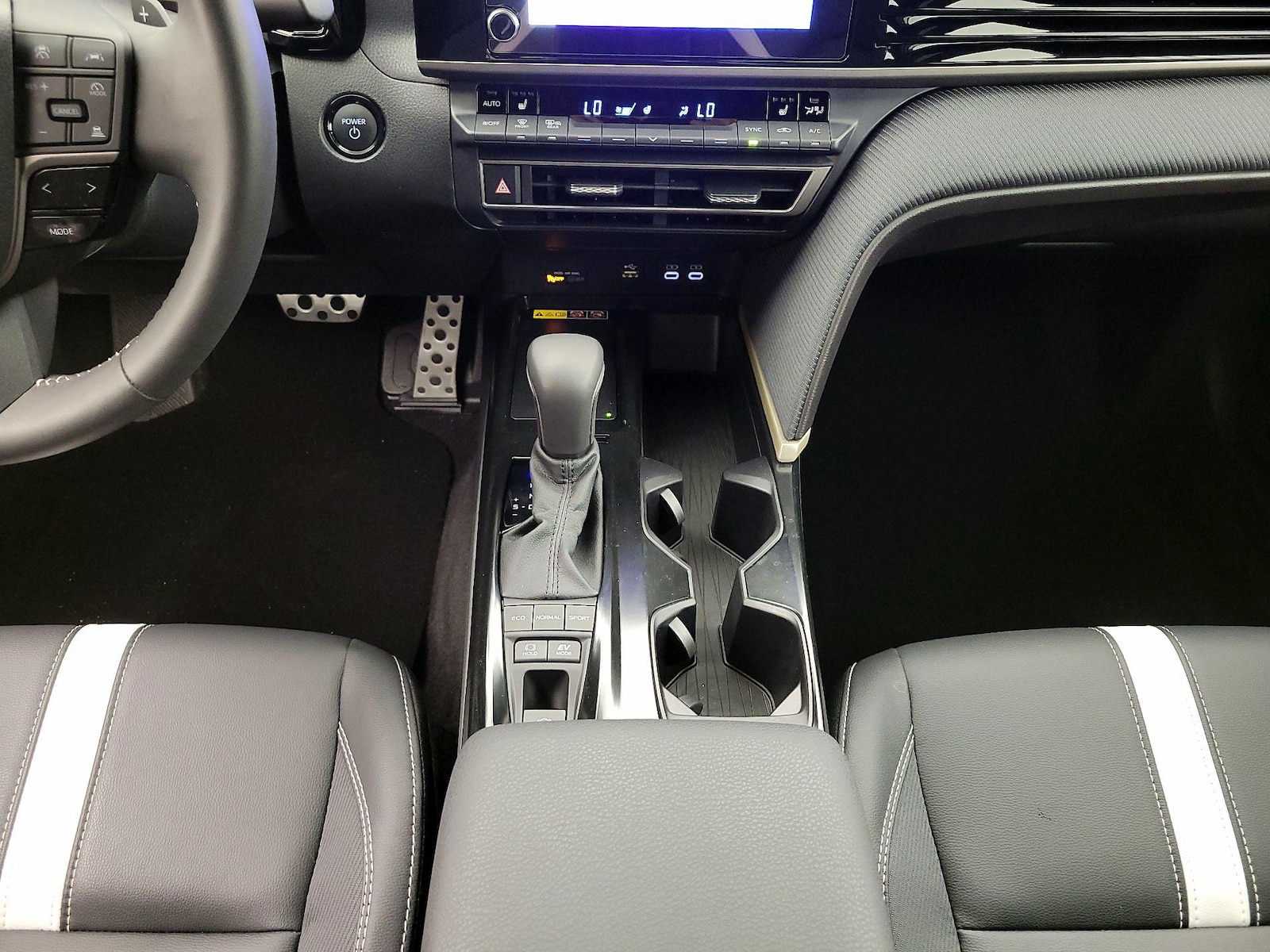 2026 Toyota Camry SE - Photo 19