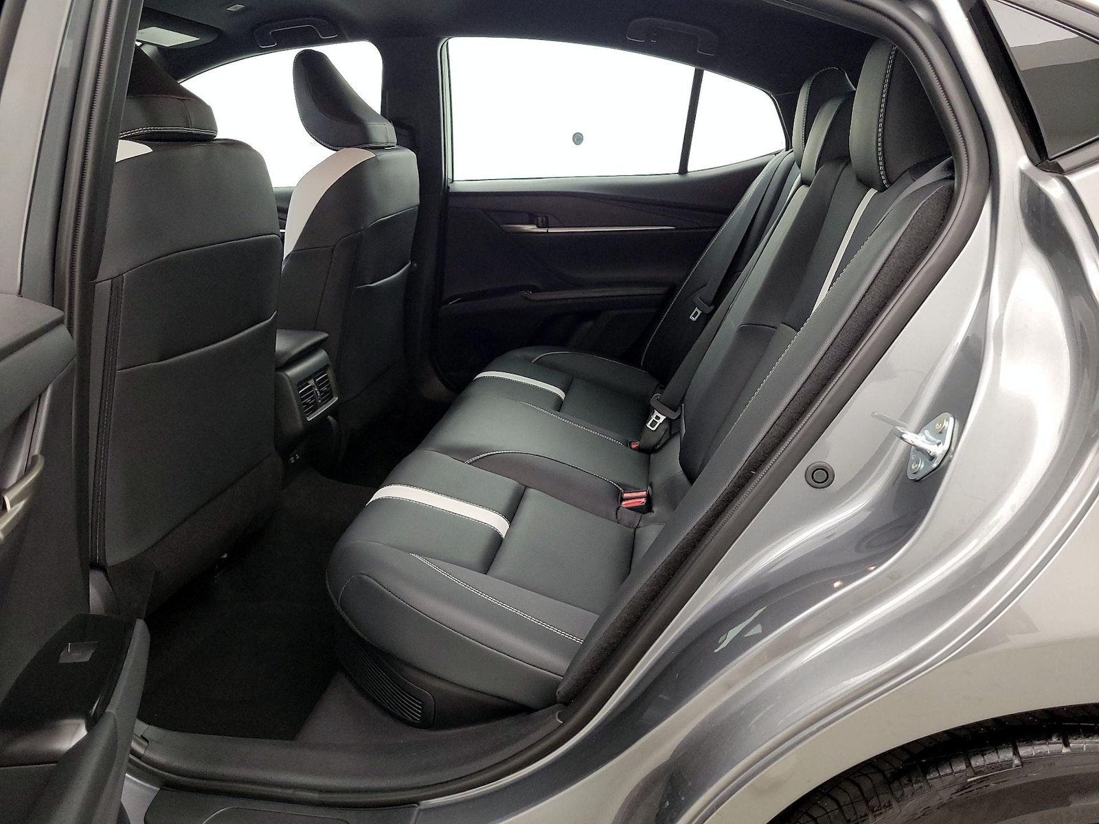 2026 Toyota Camry SE - Photo 21