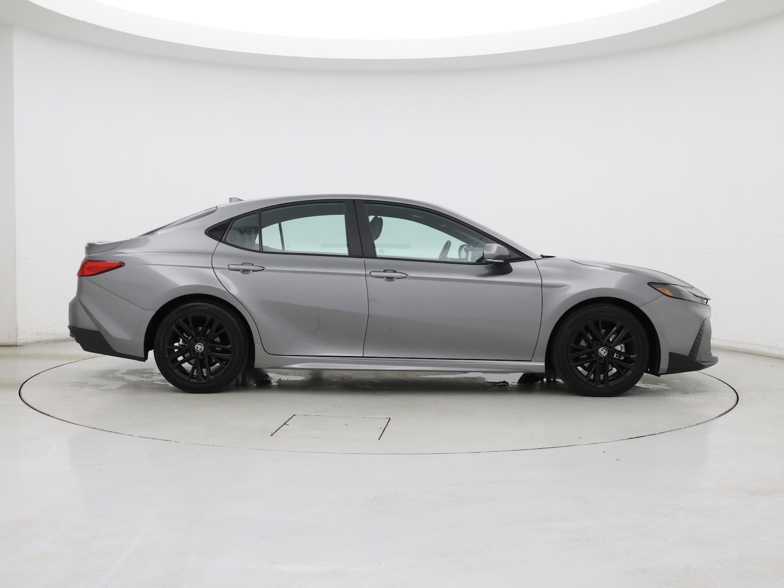 2026 Toyota Camry SE - Photo 8
