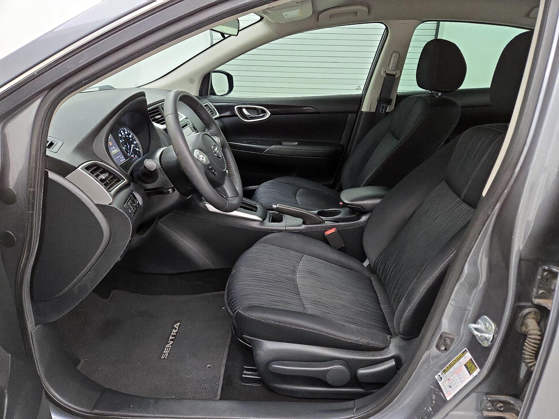 Thumbnail: 2016 Nissan Sentra - 11