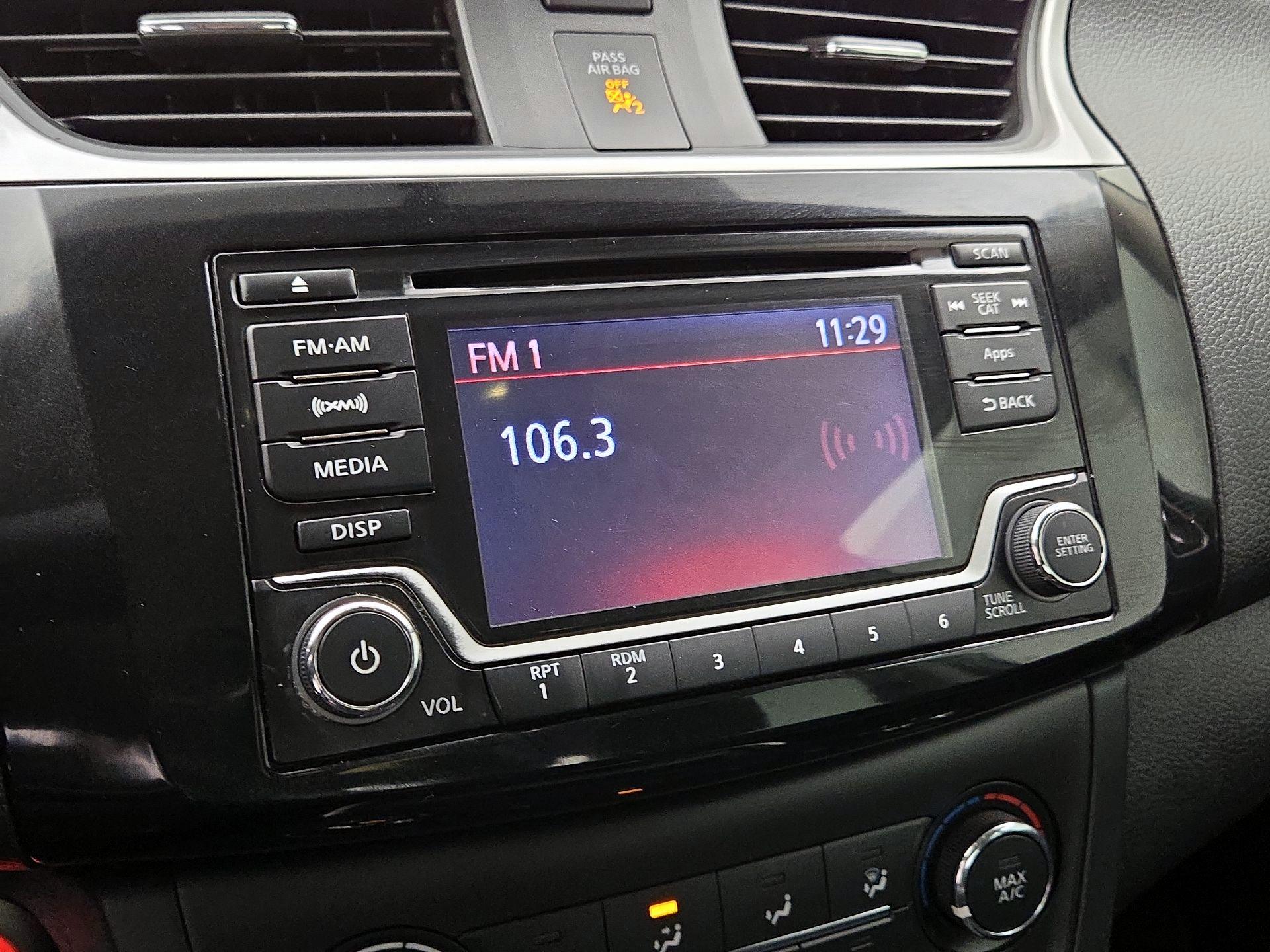 Thumbnail: 2016 Nissan Sentra - 15