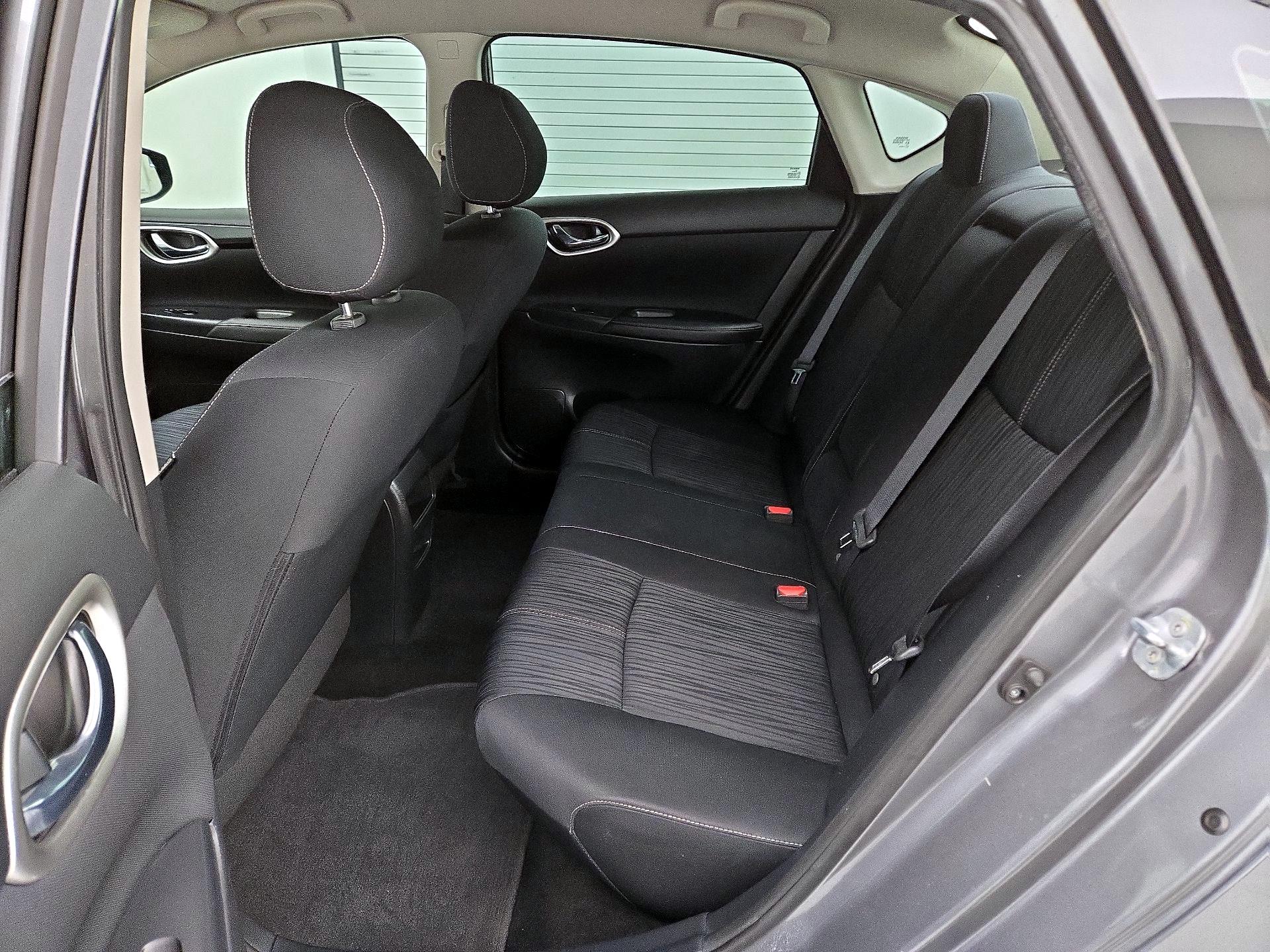 Thumbnail: 2016 Nissan Sentra - 18