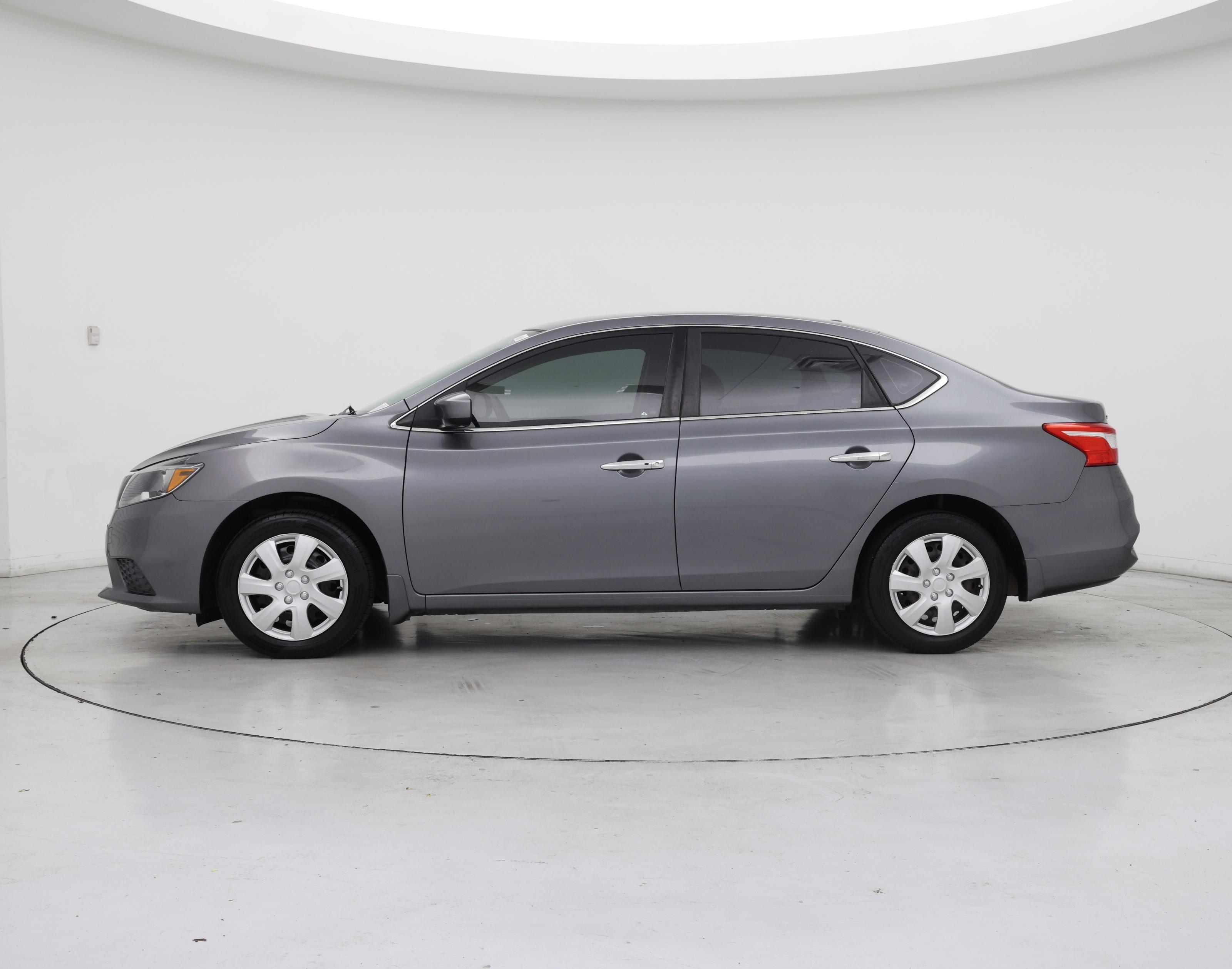 Thumbnail: 2016 Nissan Sentra - 3