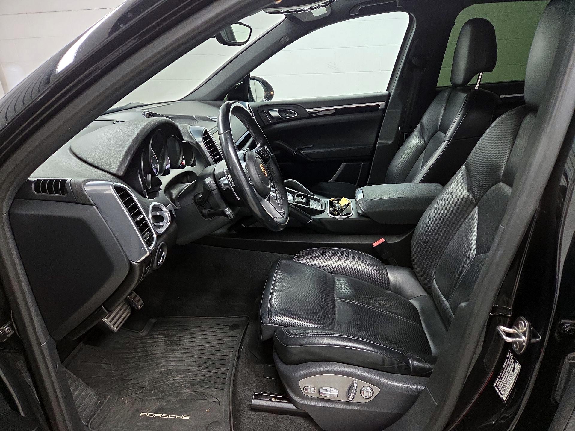 Thumbnail: 2015 Porsche Cayenne - 11