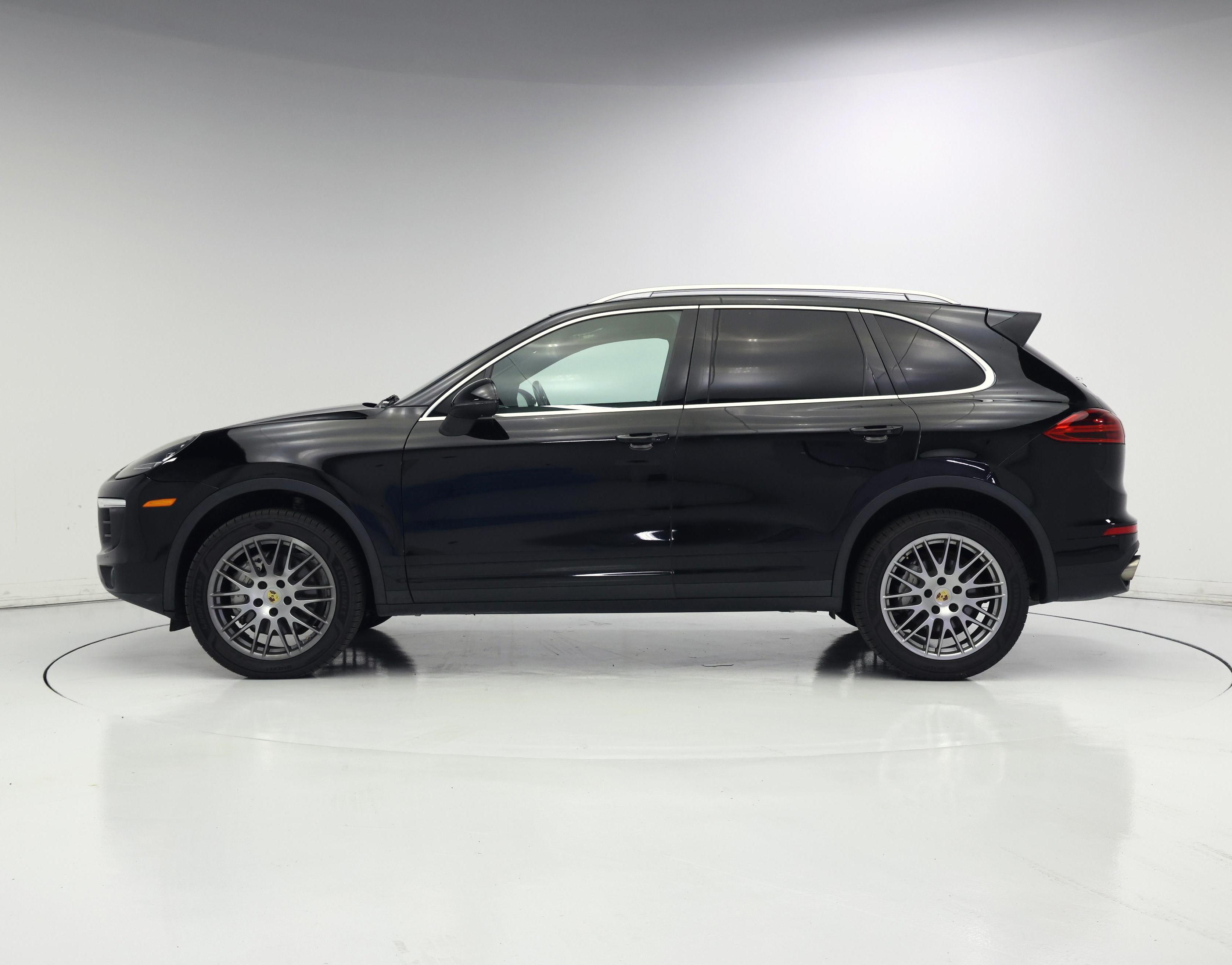 Thumbnail: 2015 Porsche Cayenne - 3