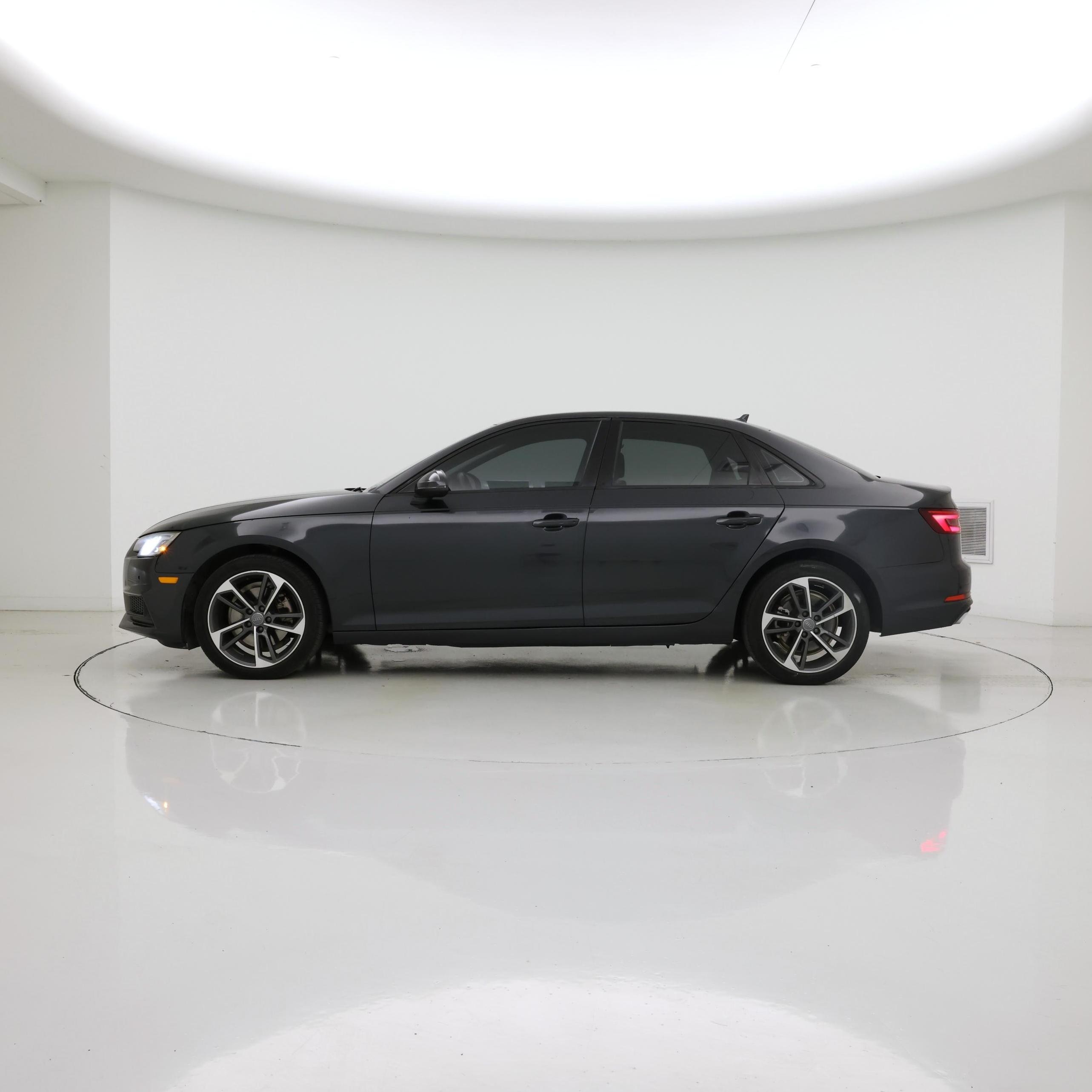 Thumbnail: 2019 Audi A4 - 3
