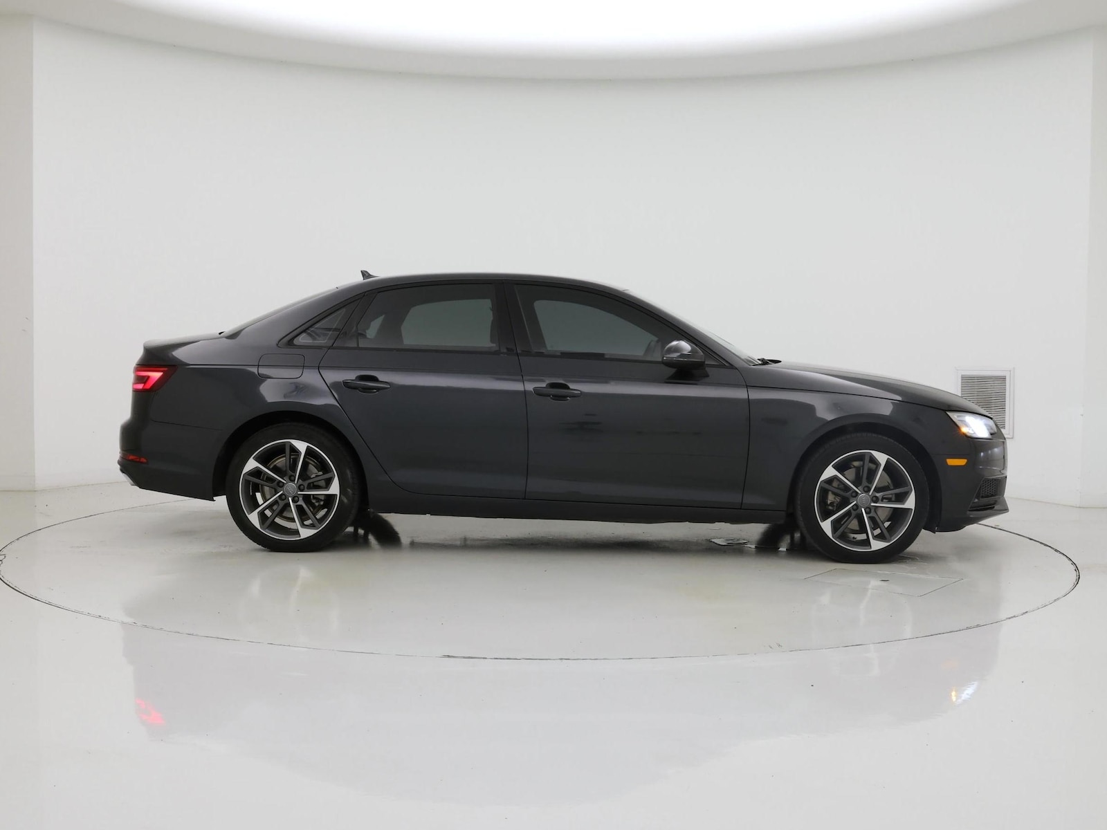 2019 Audi A4 Premium - Photo 8